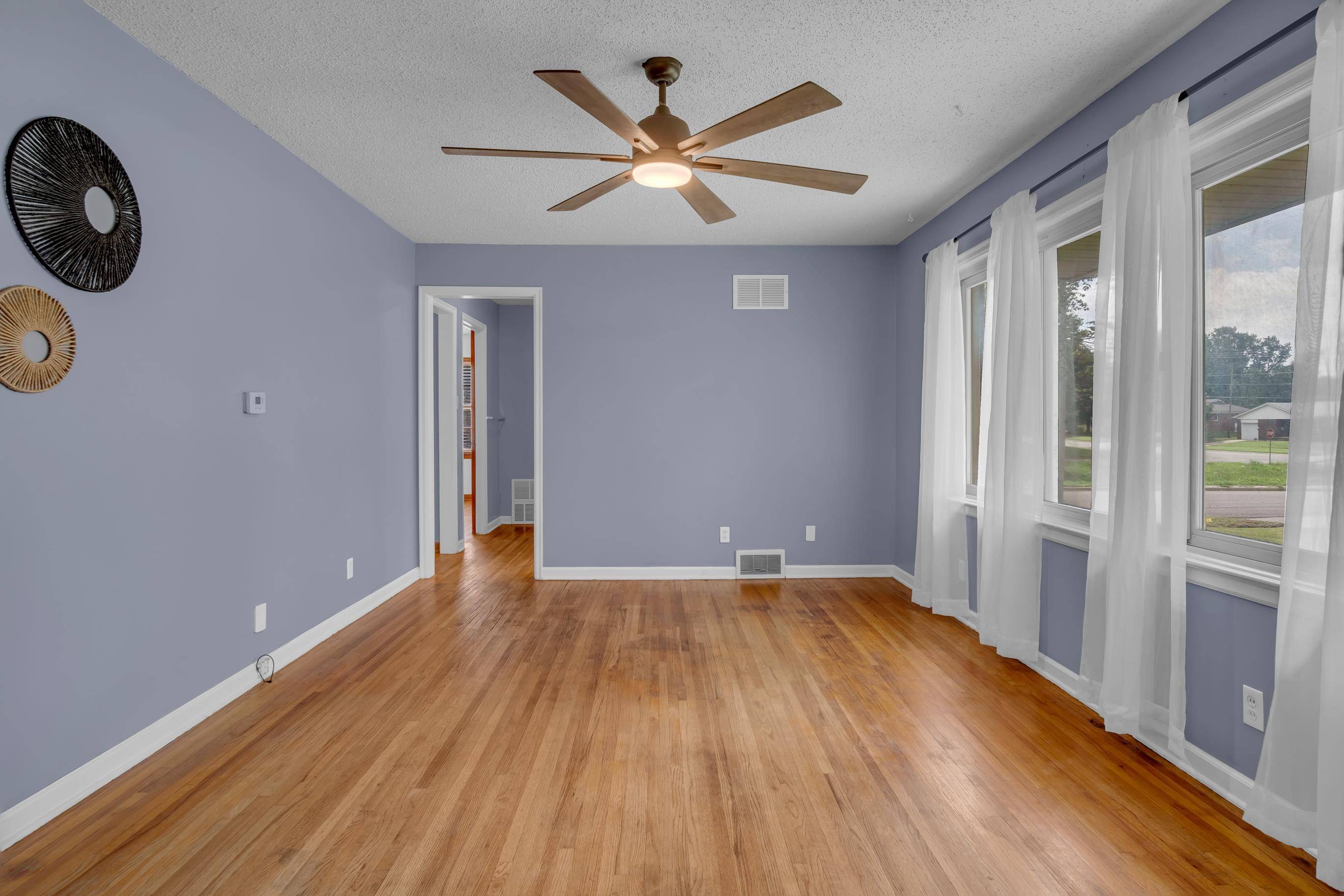870 S Watson Ln, Wichita, KS 67207