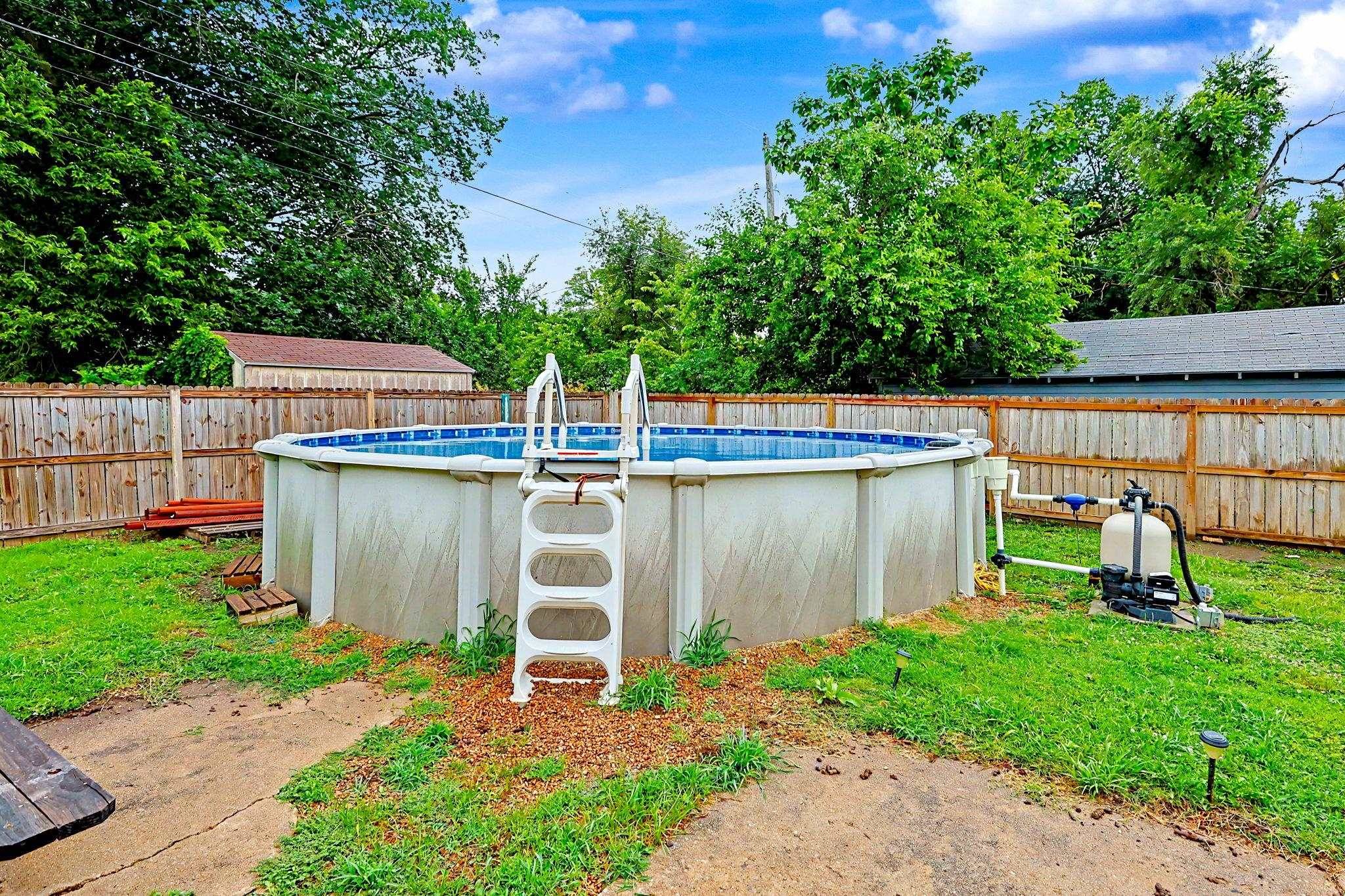 1556 N Poplar, Wichita, KS 67214