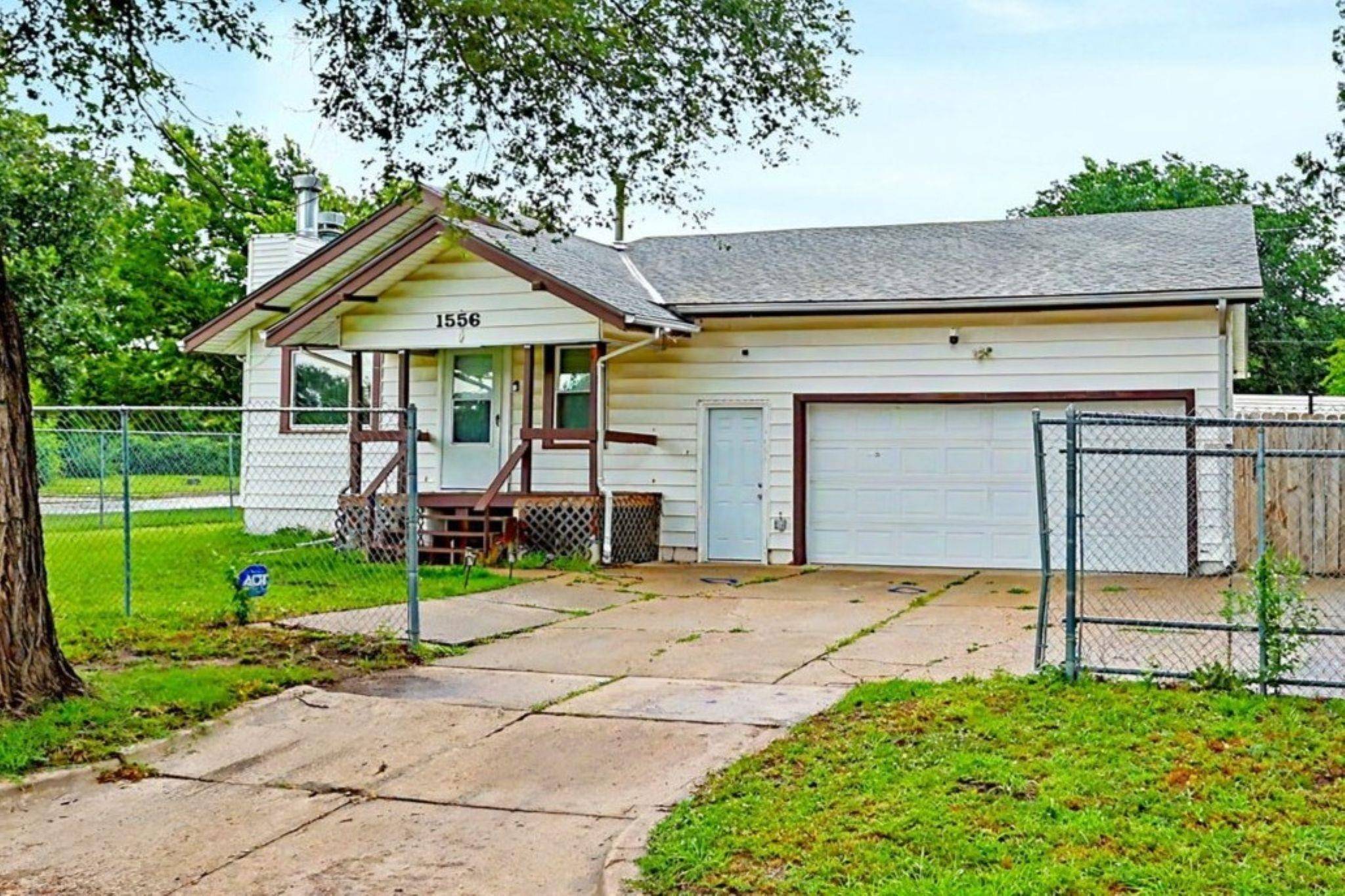 1556 N Poplar, Wichita, KS 67214