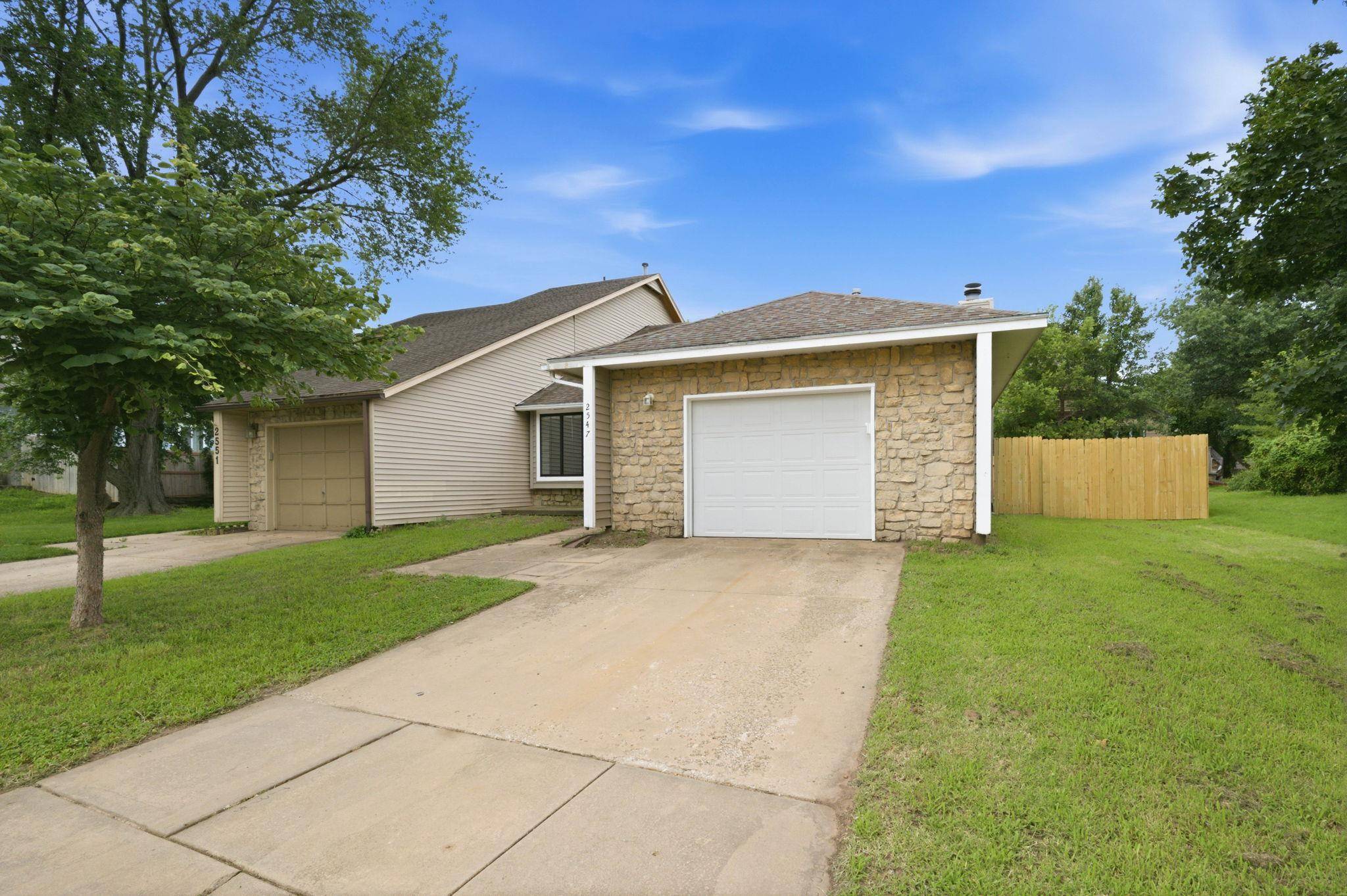 2547 S Yellowstone Ct, Wichita, KS 67215