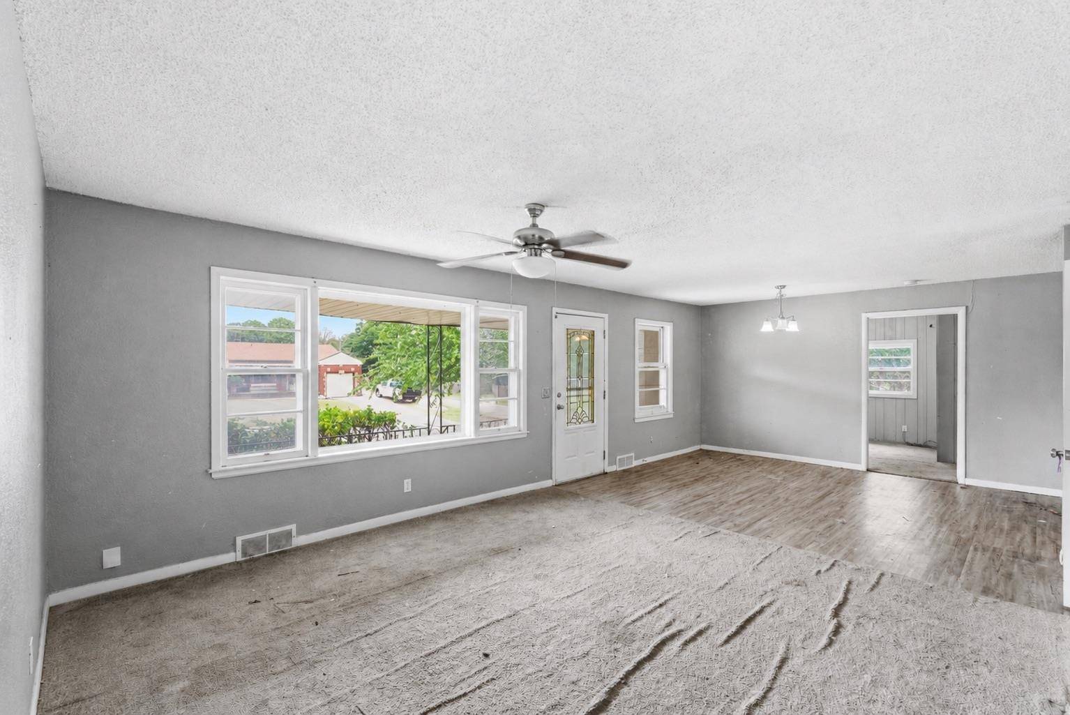 3604 E Skinner, Wichita, KS 67218