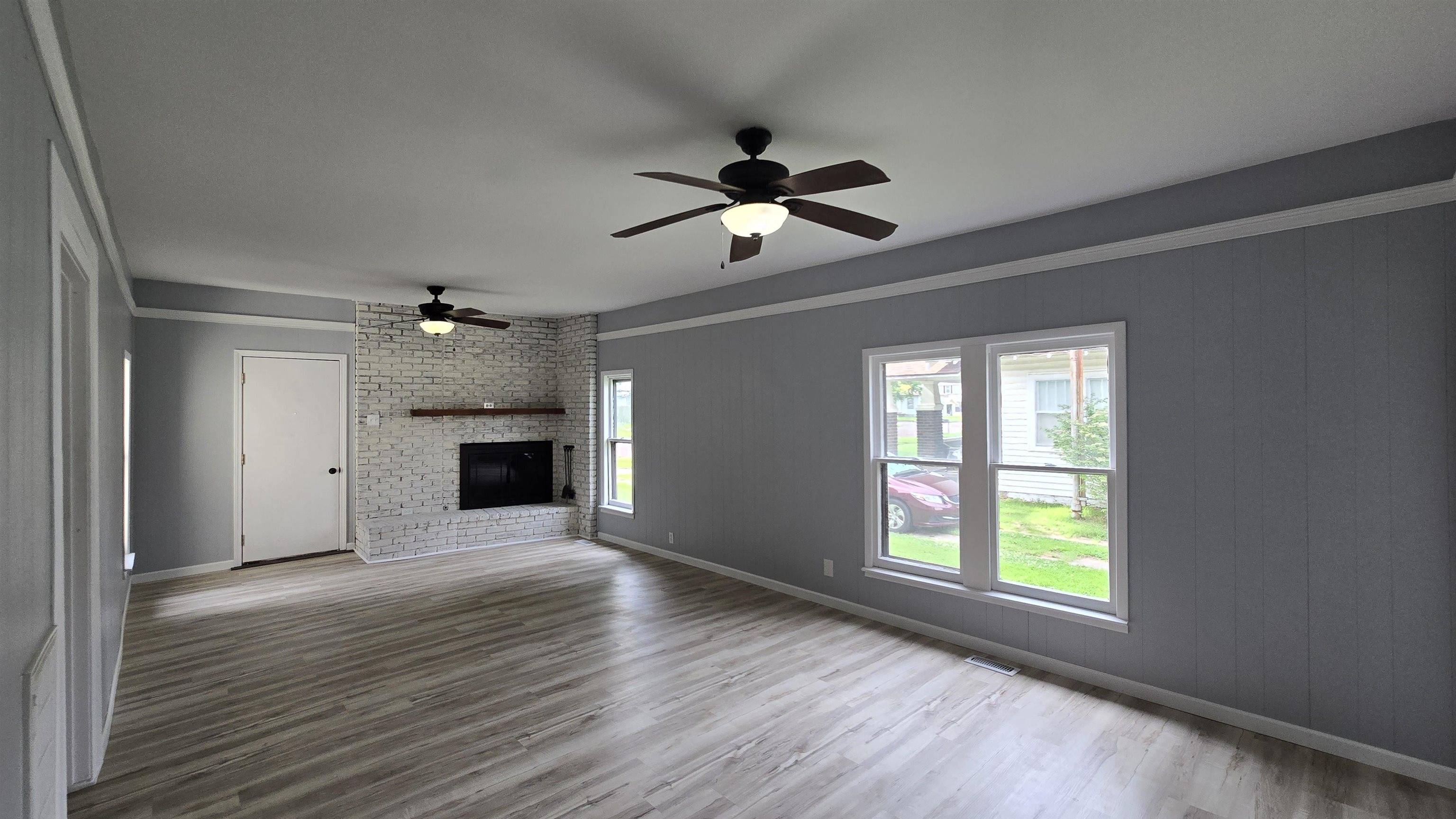 614 N C St, Arkansas City, KS 67005