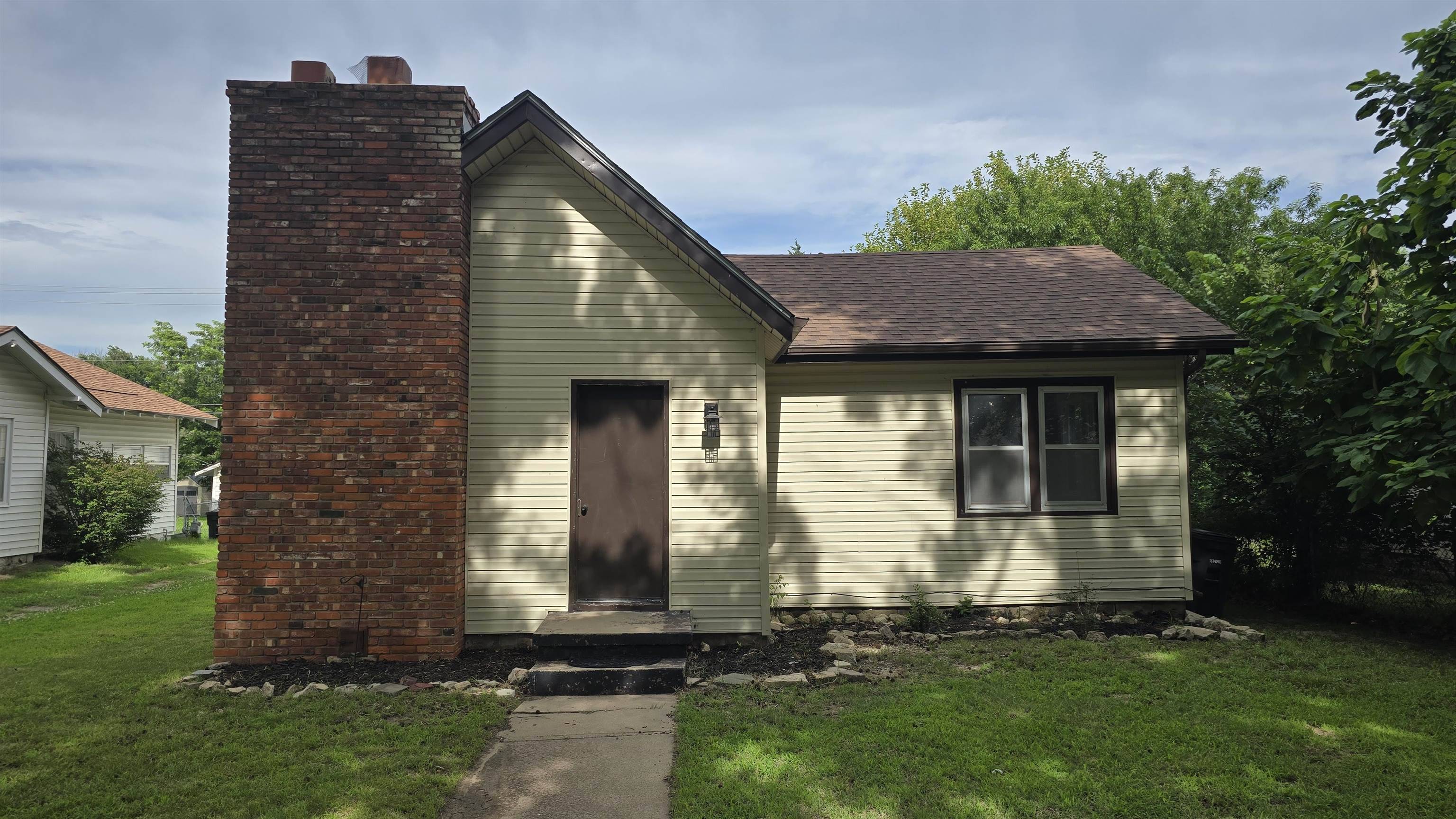 614 N C St, Arkansas City, KS 67005