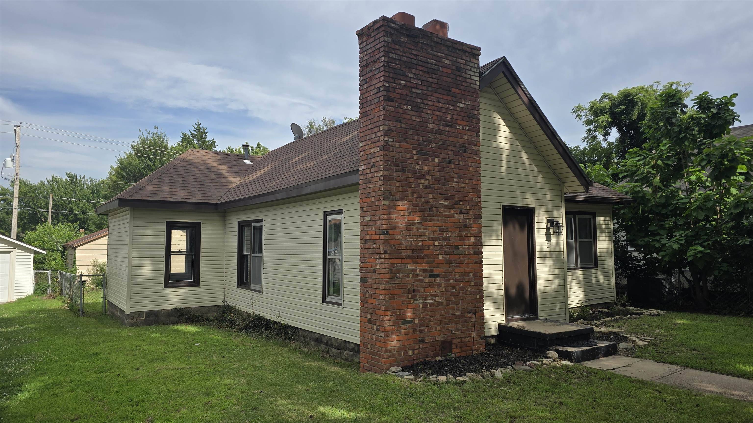 614 N C St, Arkansas City, KS 67005