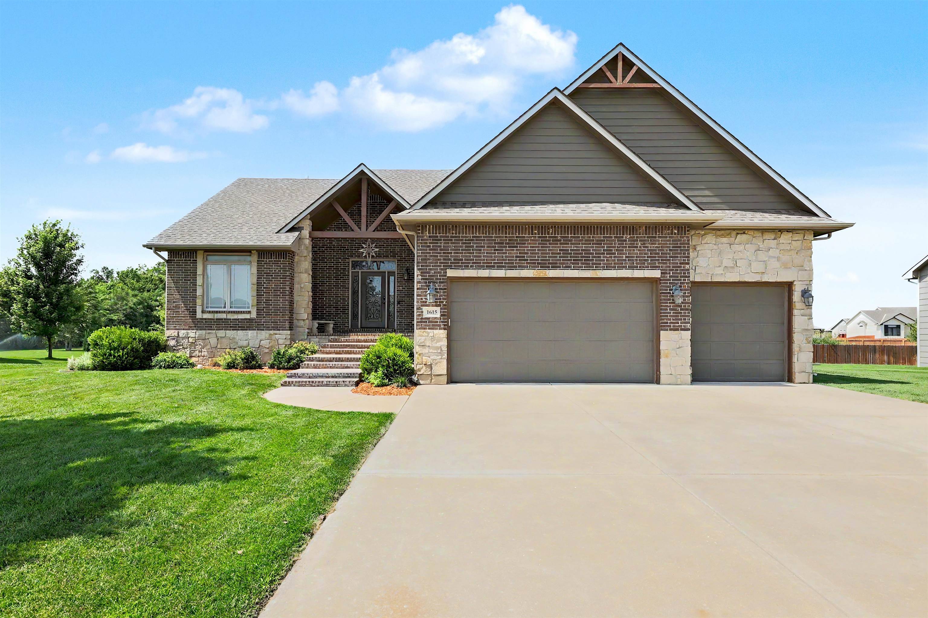 1615 N Obsidian St, Wichita, KS 67235