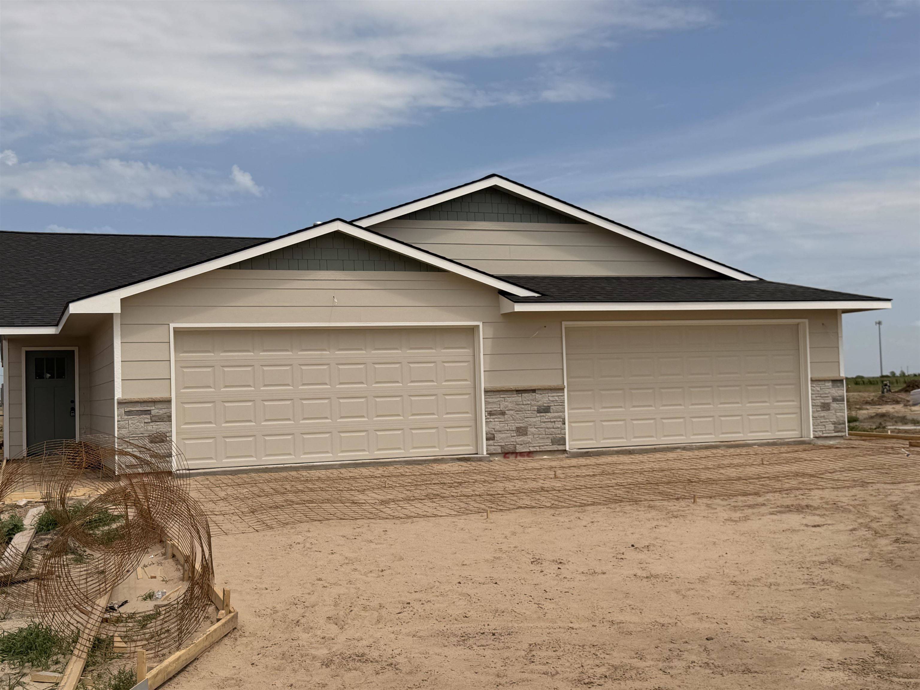 2922 S Cedar Crest, Wichita, KS 67215