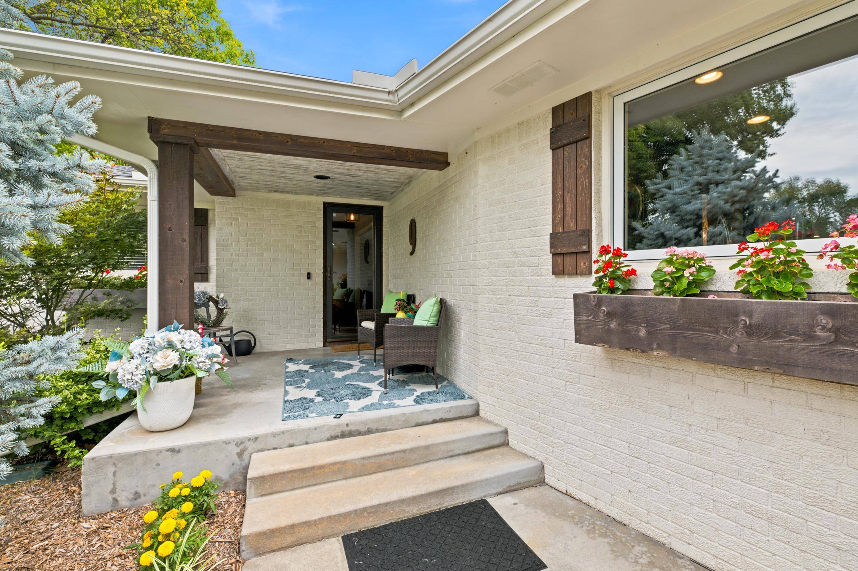 9 W Rolling Hills Dr, Wichita, KS 67212