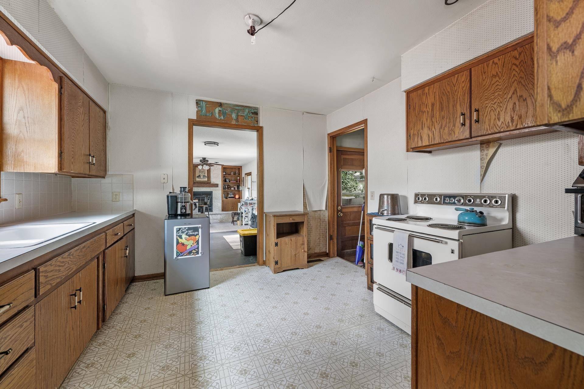 1838 N McComas Ave, Wichita, KS 67203-1421