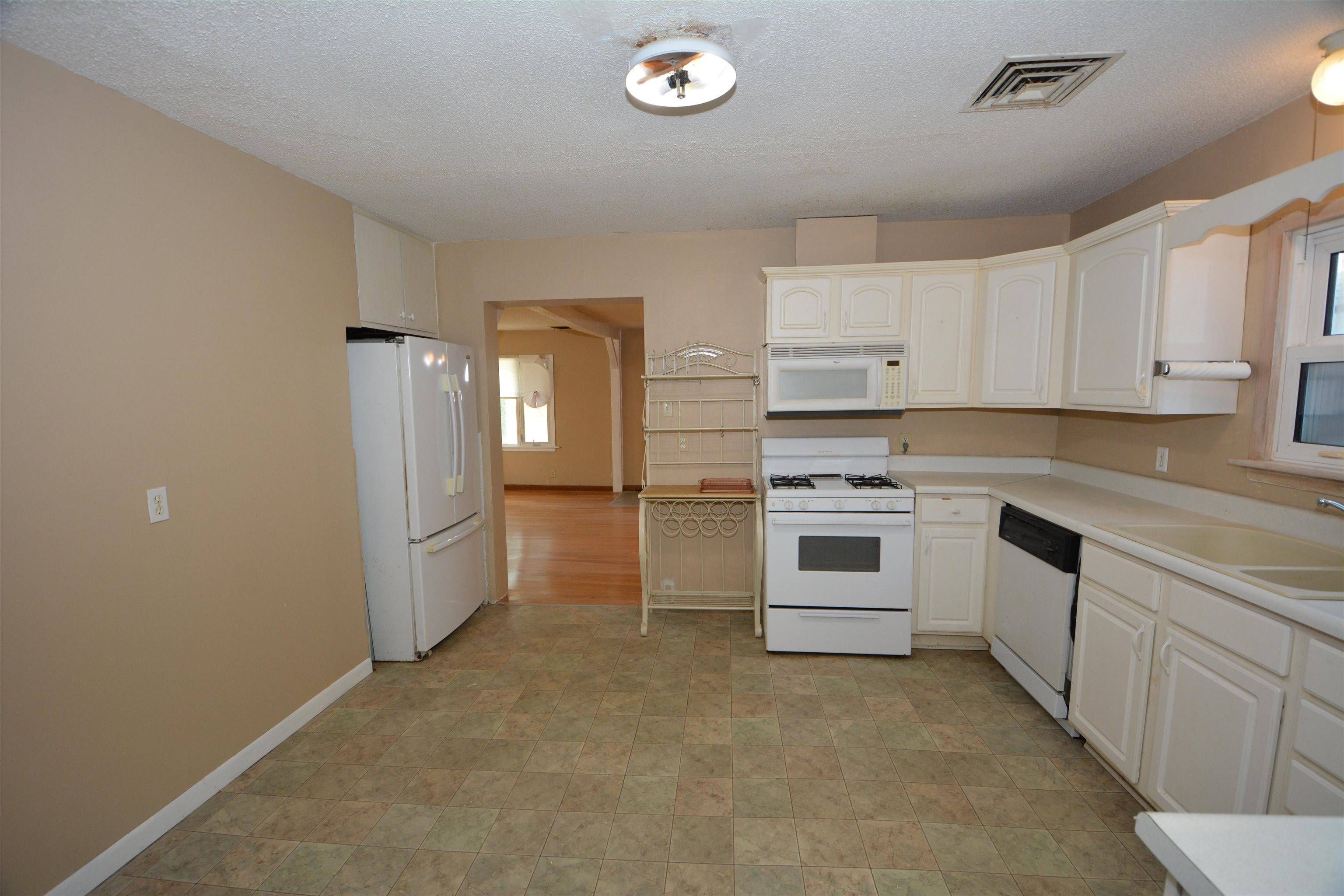 216 N Blankenship Rd, Udall, KS 67146