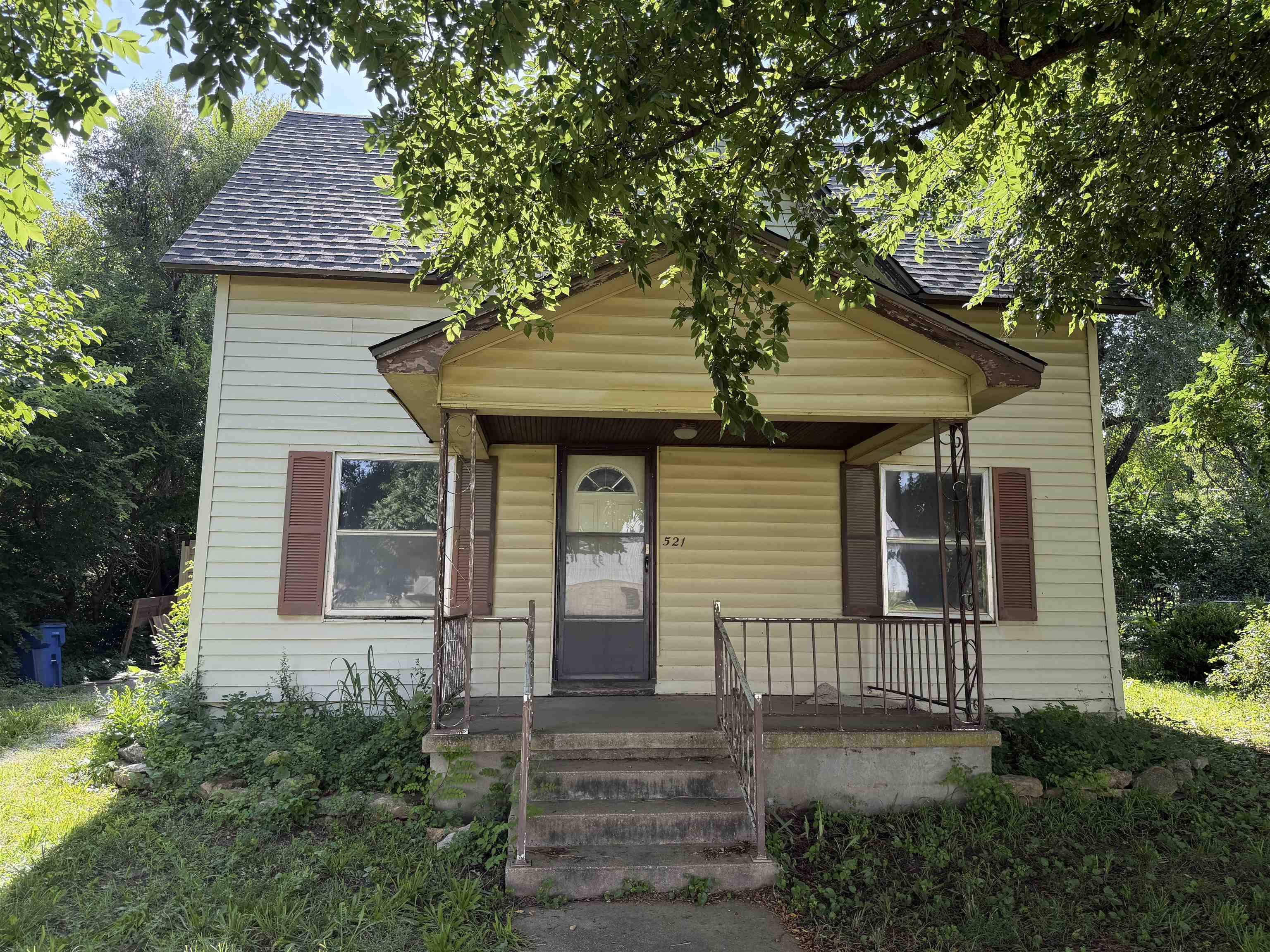 521 N Mulberry St, Eureka, KS 67045