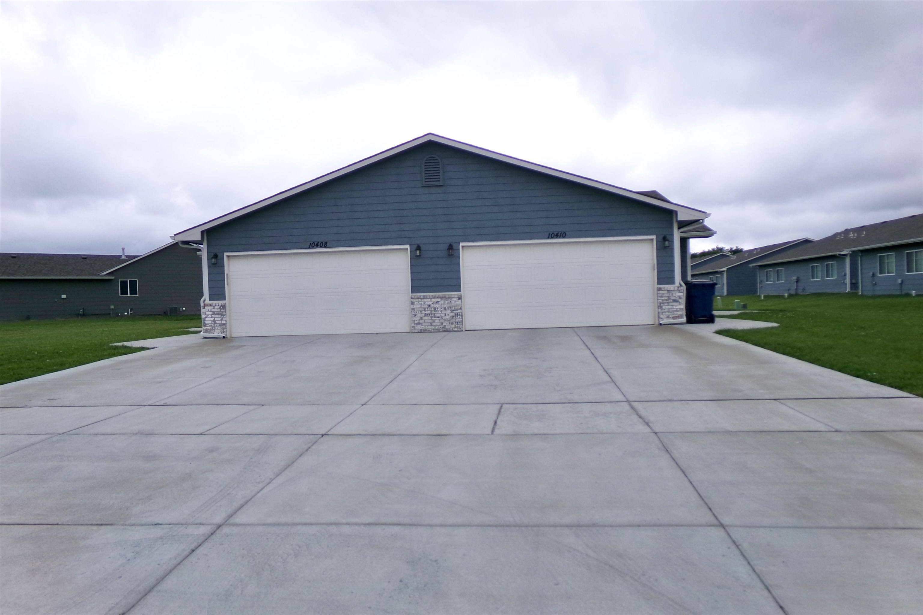 10602-10604 E Conifer St, Wichita, KS 67207