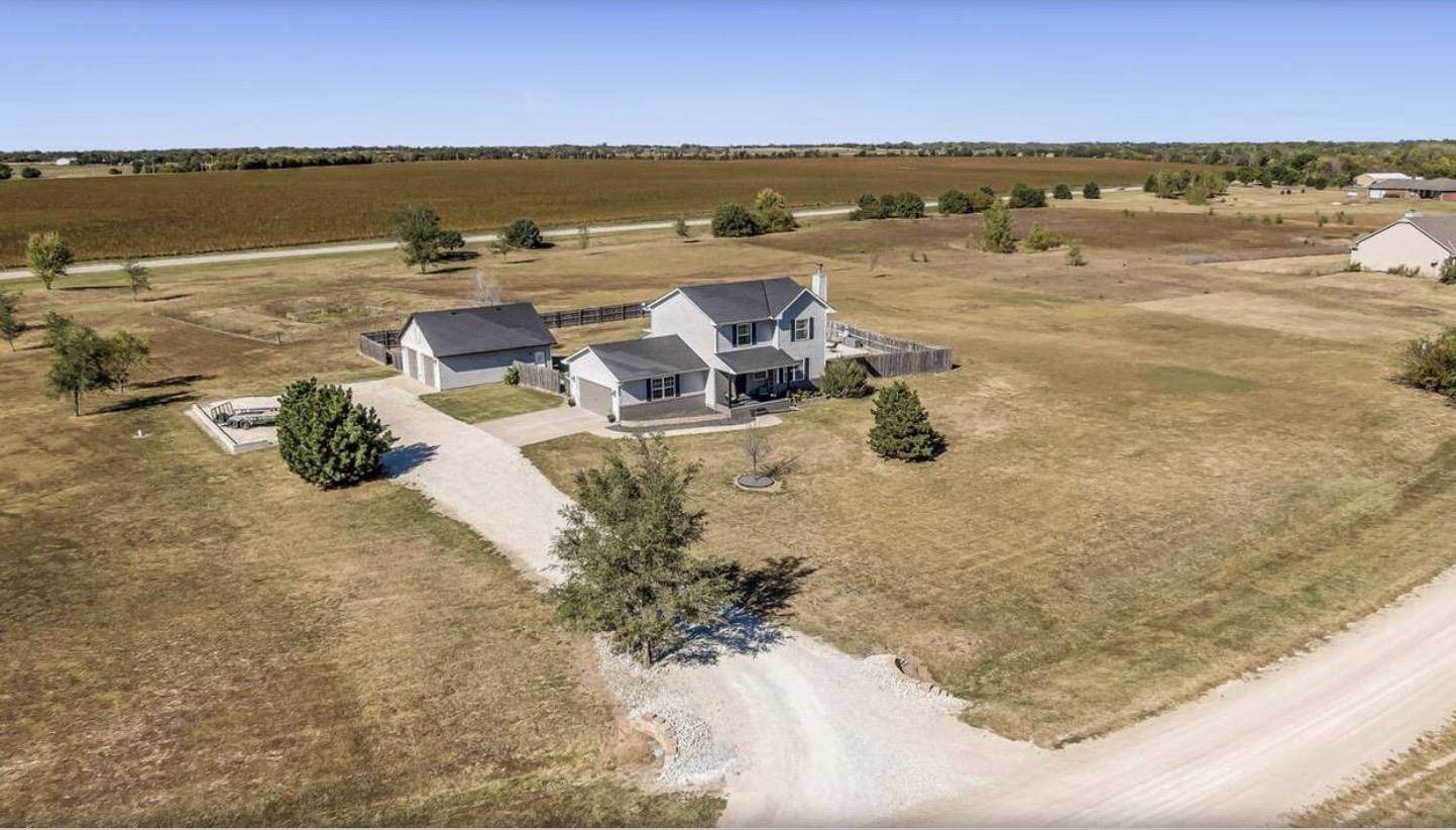 8615 Amber Ridge, Viola, KS 67149