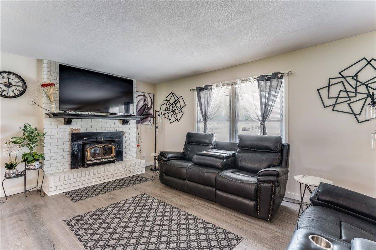 211 S Commercial Ave, Sedgwick, KS 67135