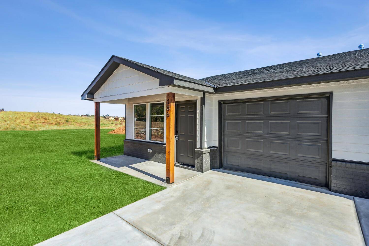185 N Indian Lakes Dr, Clearwater, KS 67147