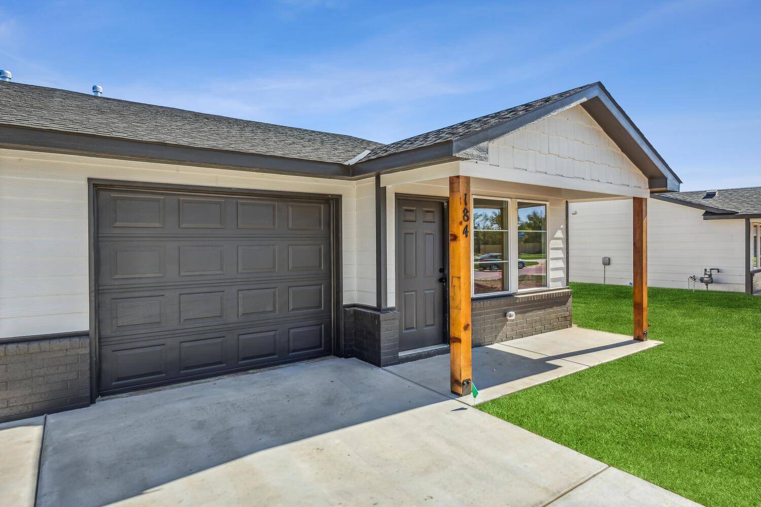 185 N Indian Lakes Dr, Clearwater, KS 67147