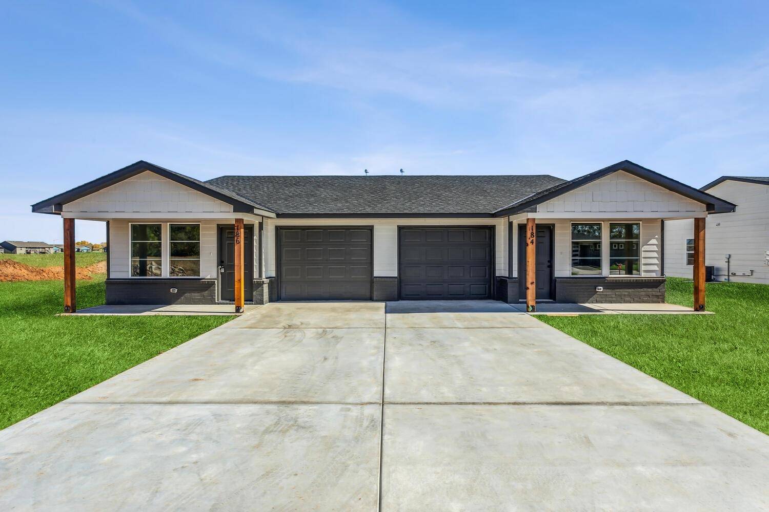 185 N Indian Lakes Dr, Clearwater, KS 67147