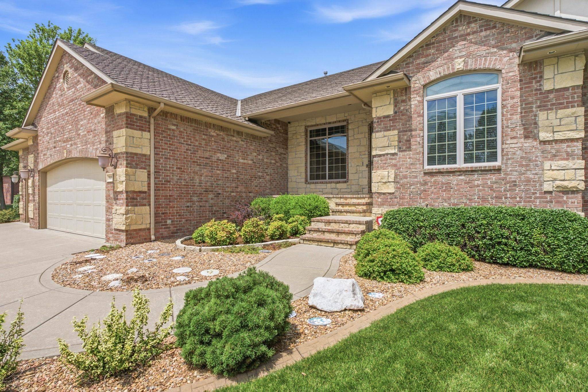 3131 N Den Hollow St, Wichita, KS 67205