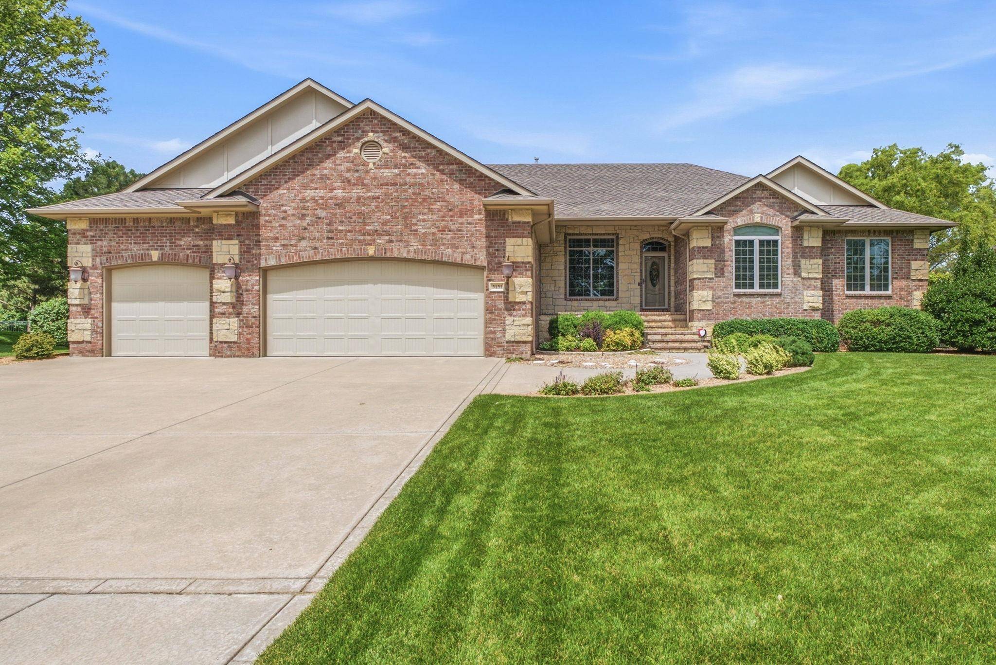 3131 N Den Hollow St, Wichita, KS 67205