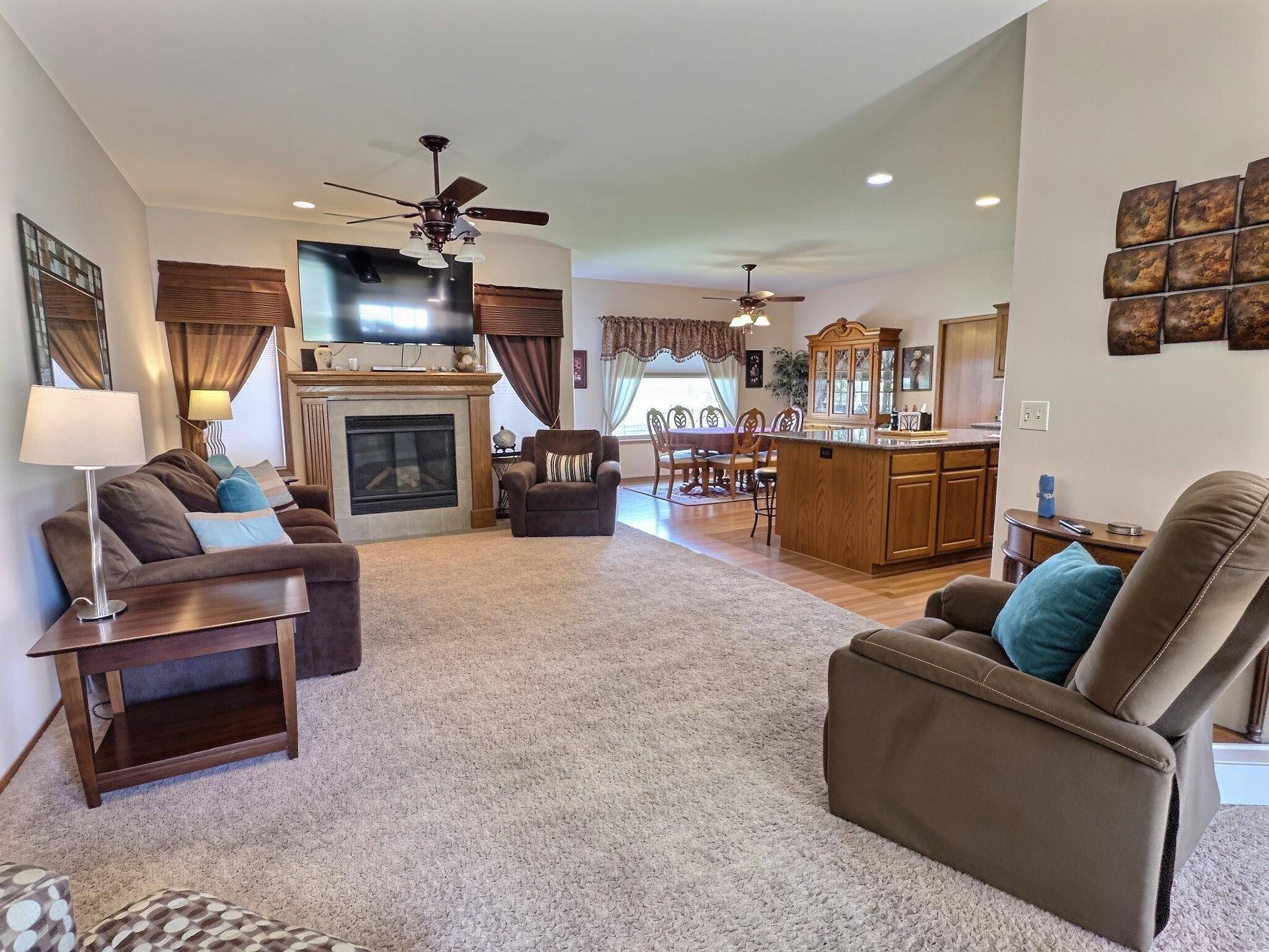 936 E Moss Wood, Derby, KS 67037