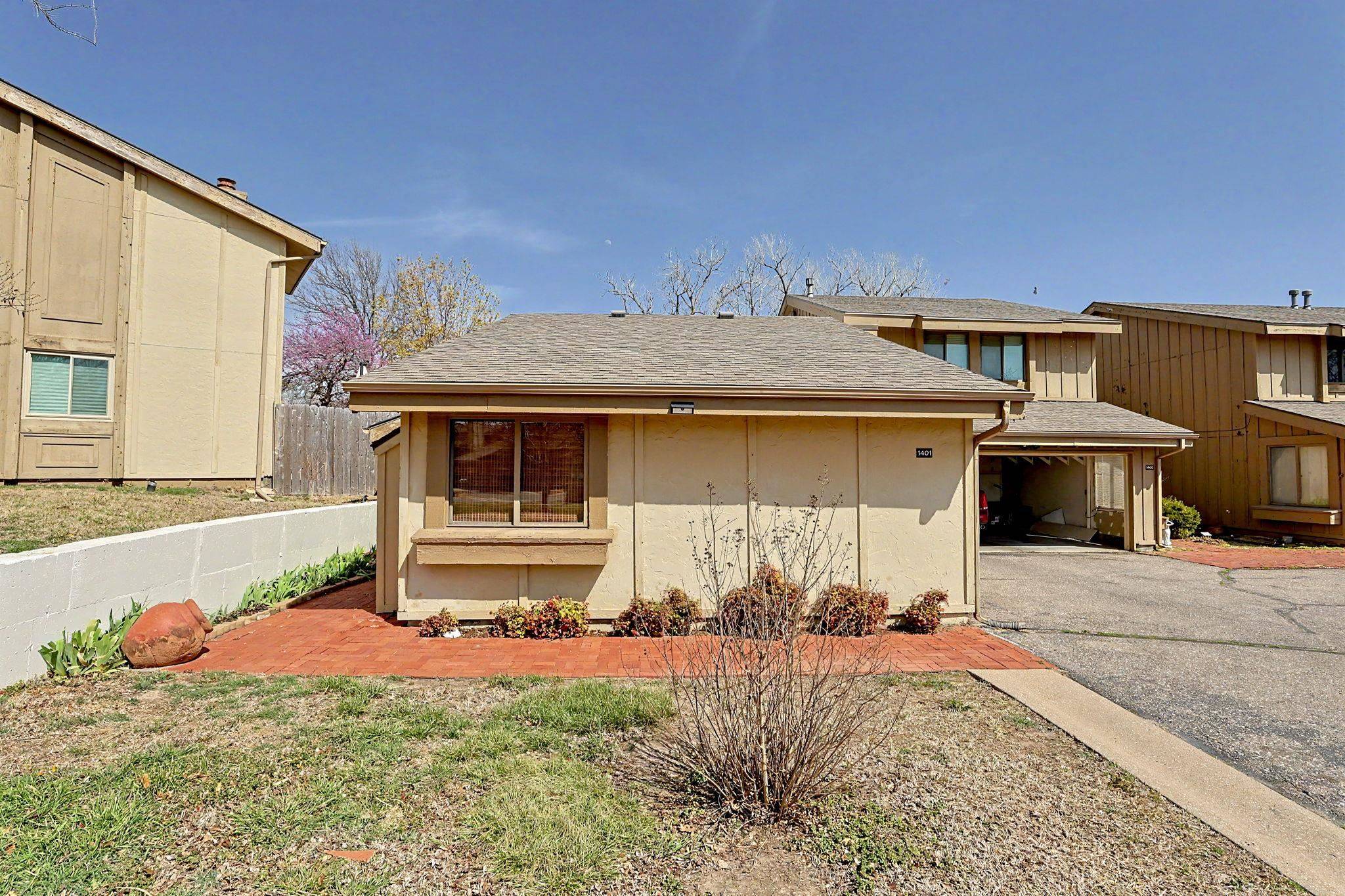 8201 E Harry #1401, Wichita, KS 67207