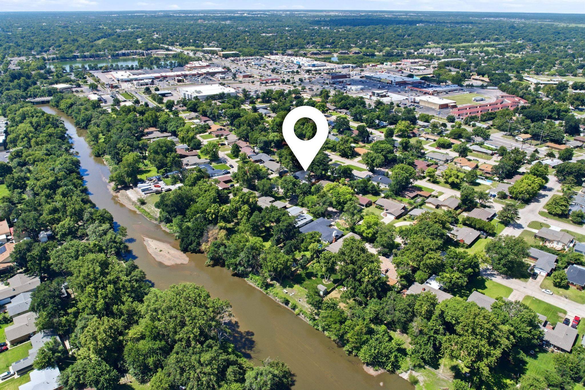 2463 N Coolidge Ave, Wichita, KS 67204
