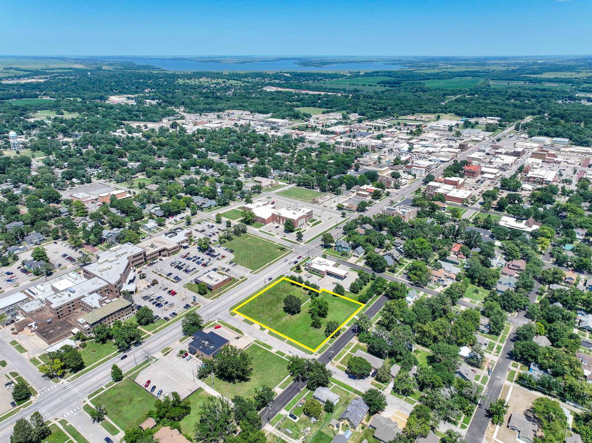 635 W Central Ave, El Dorado, KS 67042