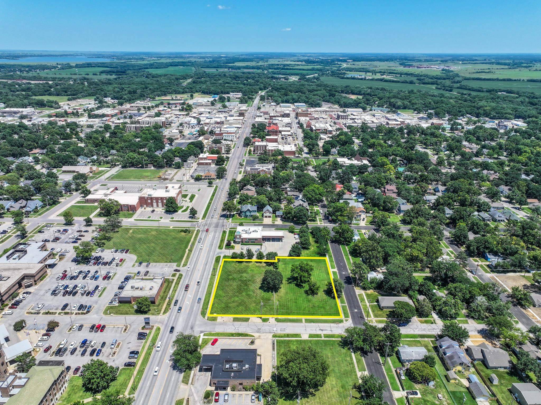 635 W Central Ave, El Dorado, KS 67042