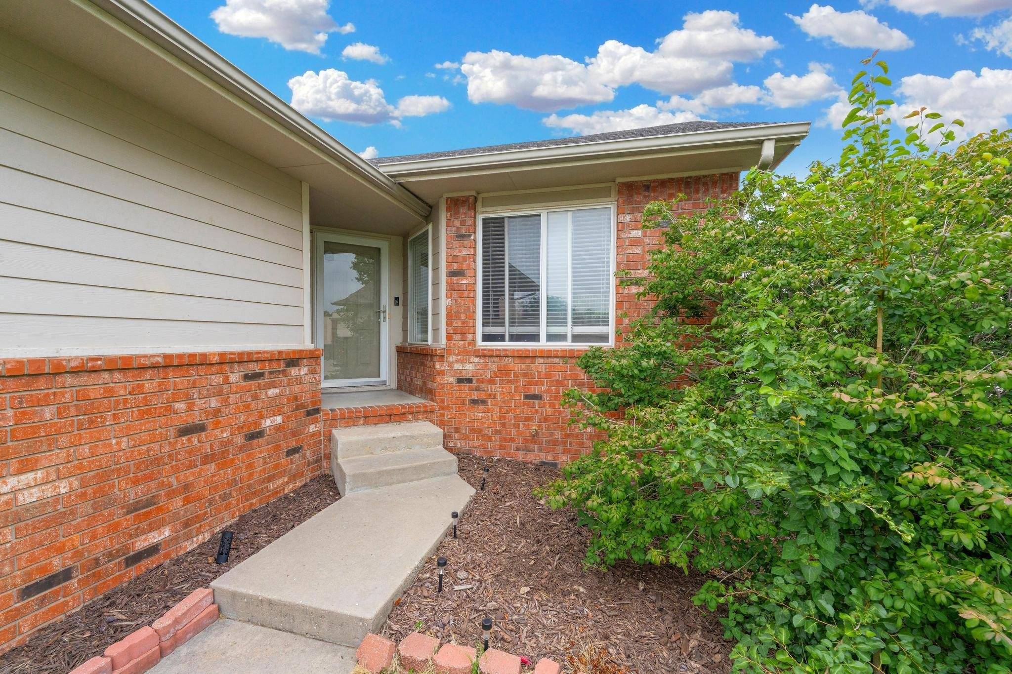 7504 W Cornelison Cir, Wichita, KS 67212