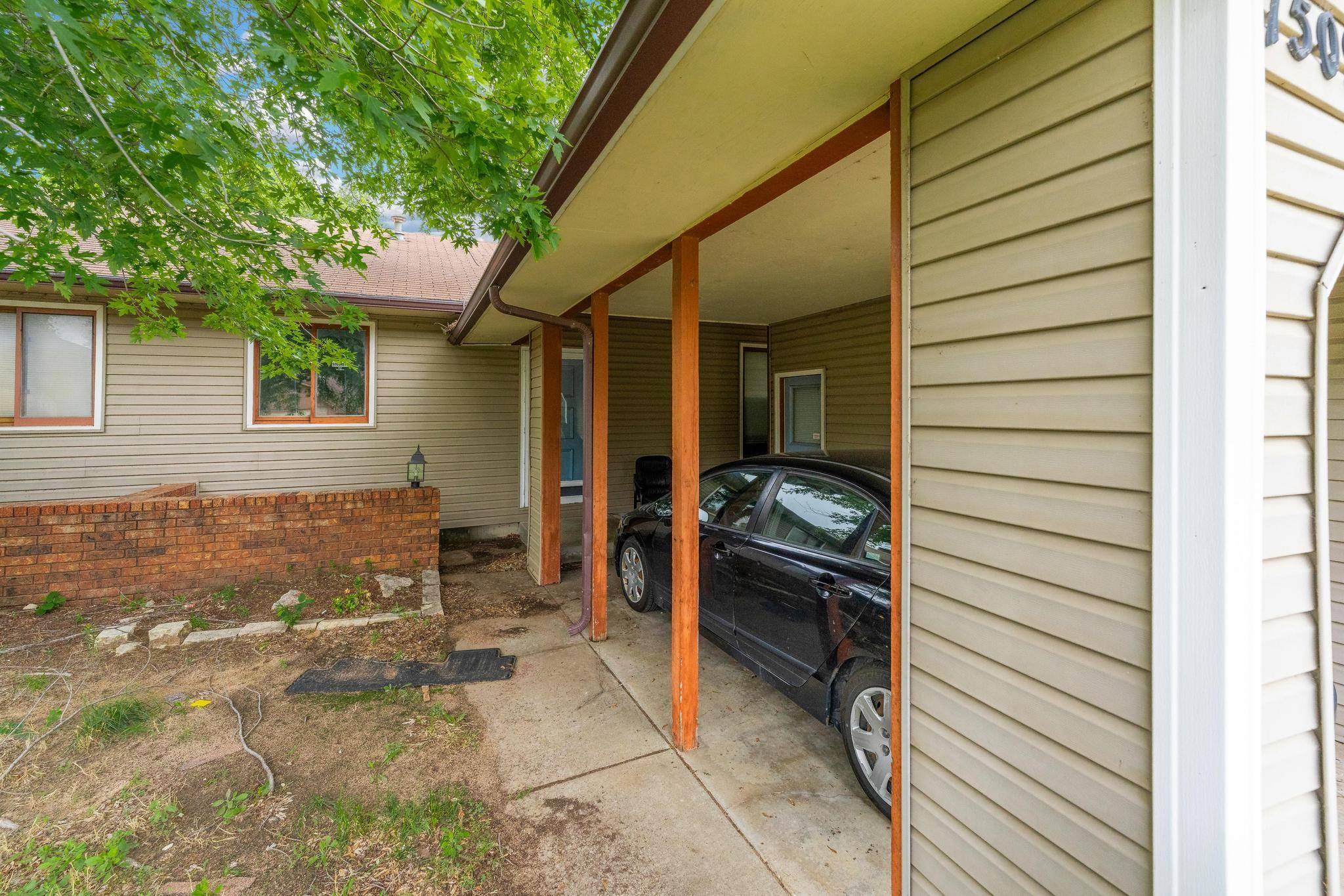 1509 N Smith Cir, Wichita, KS 67212