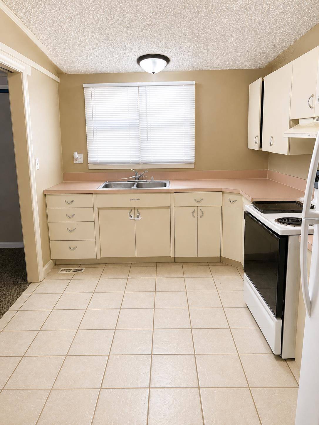142 Taft Ct., Salina, KS 67401
