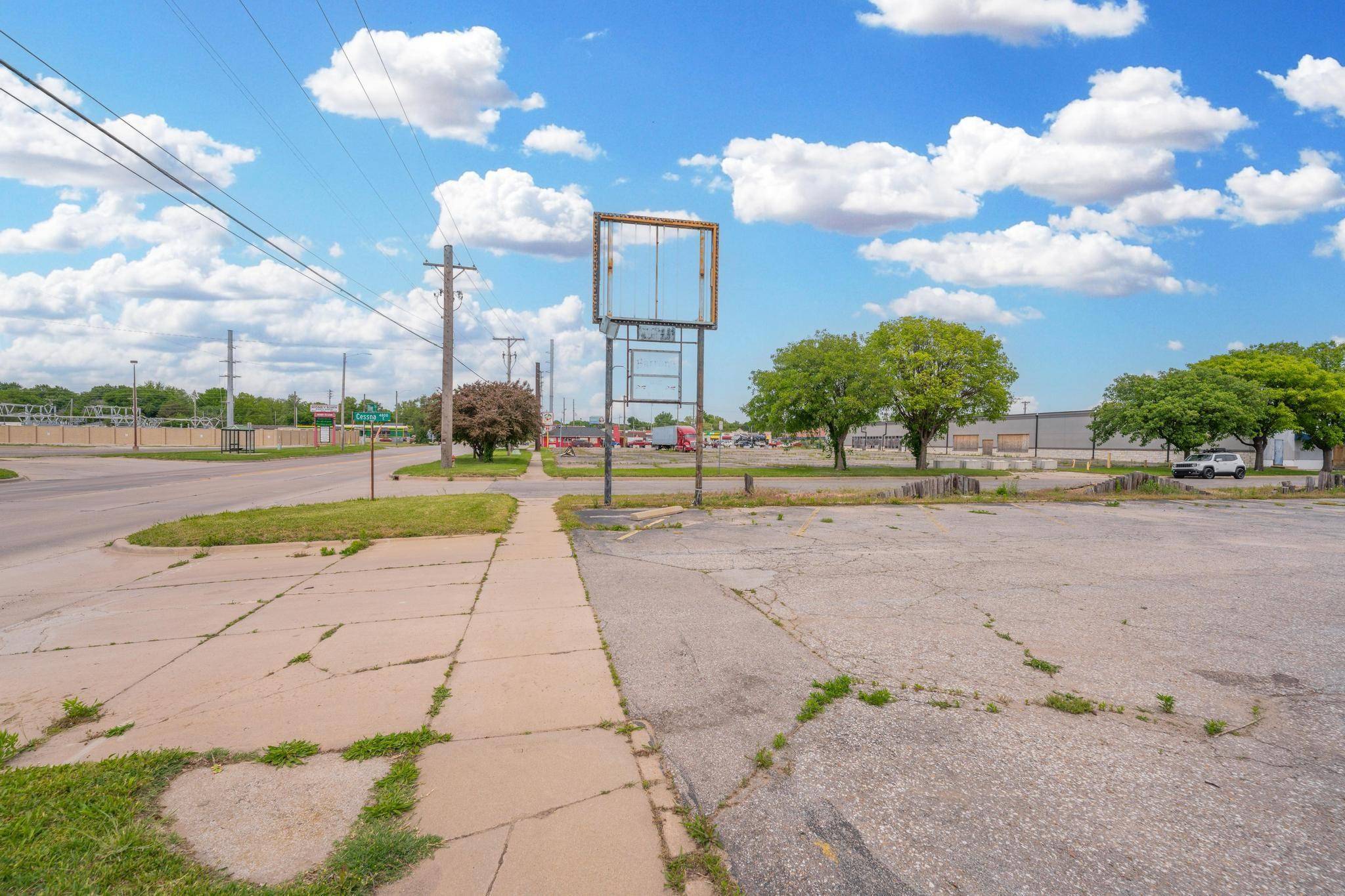2502 S Oliver Ave, Wichita, KS 67210