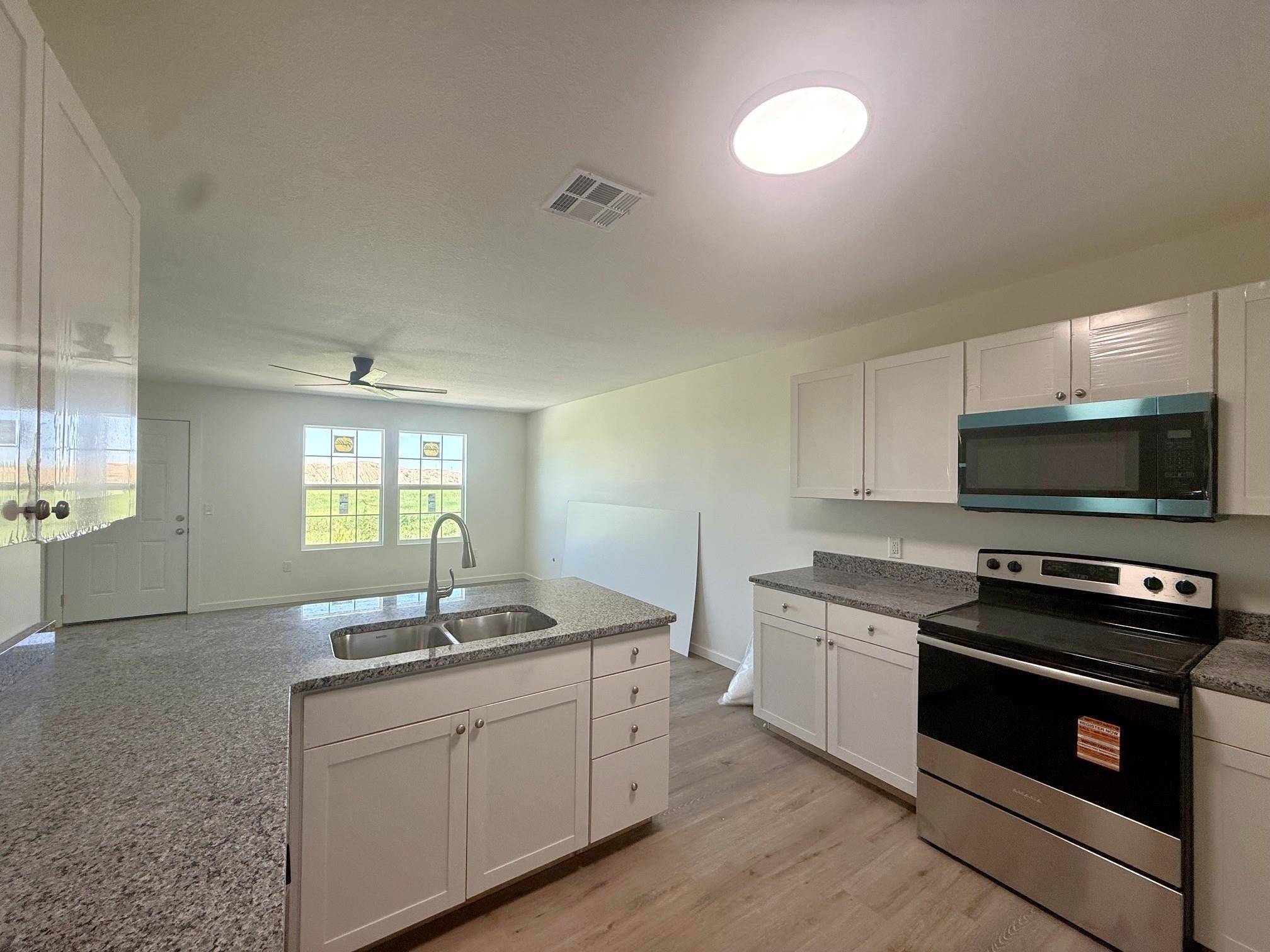 1235 Fountain Dr, Salina, KS 67401