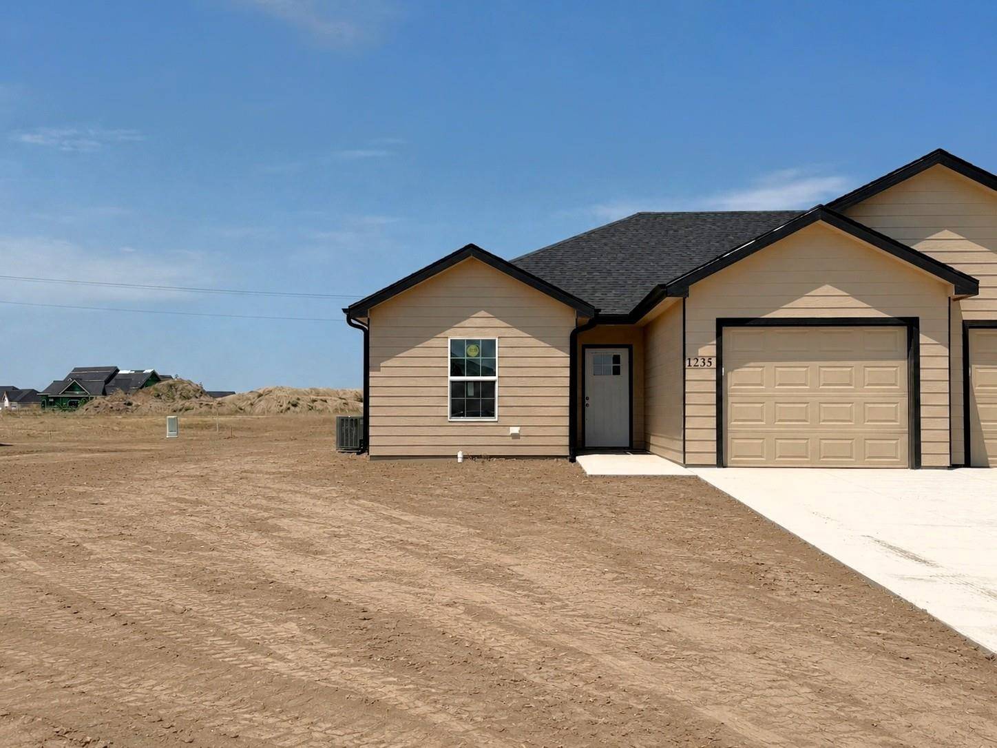 1235 Fountain Dr, Salina, KS 67401