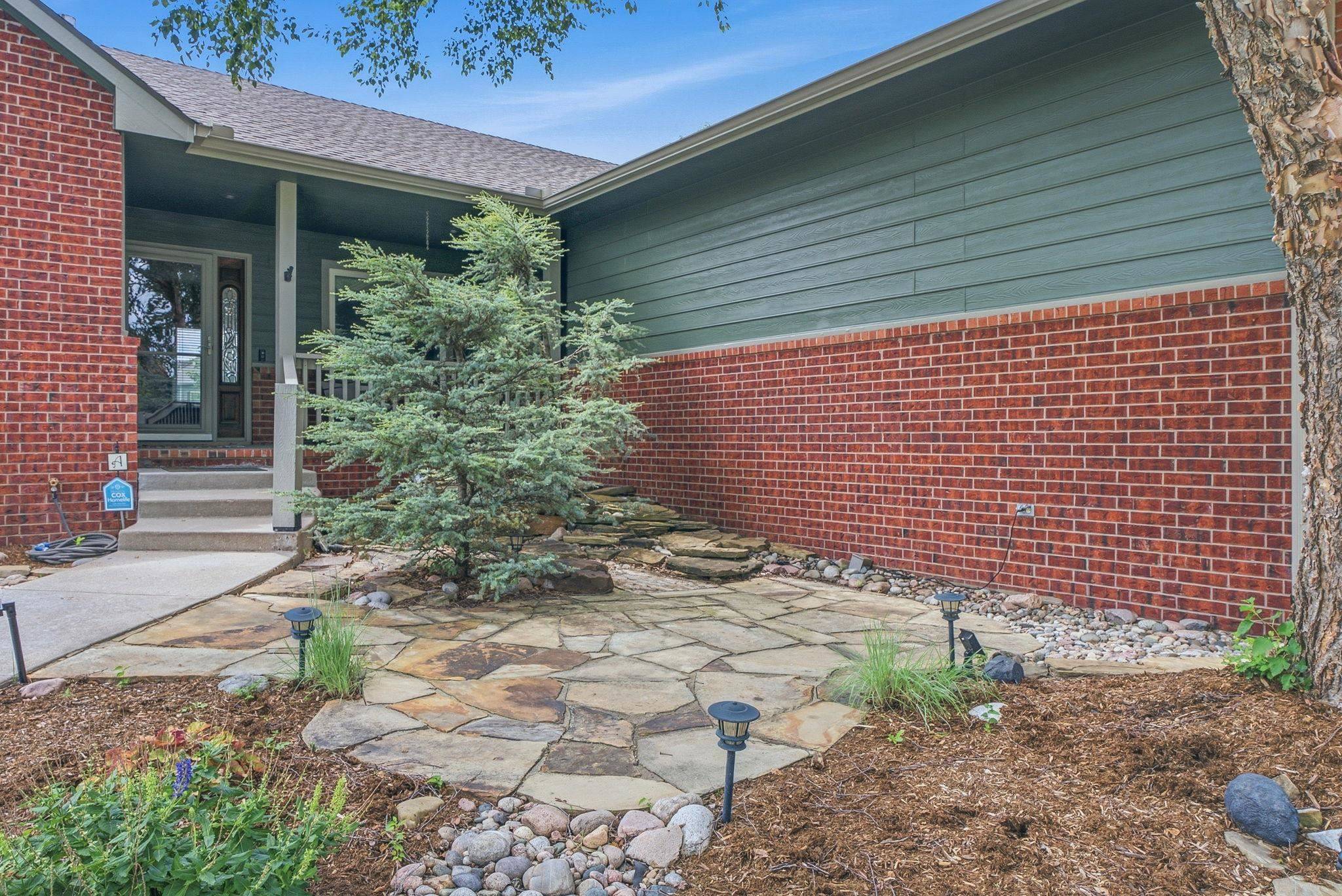 1301 E Rushwood Dr, Derby, KS 67037-3461