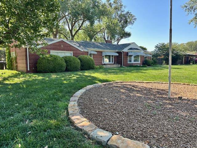 1200 Parkwood Lane, Newton, KS 67114