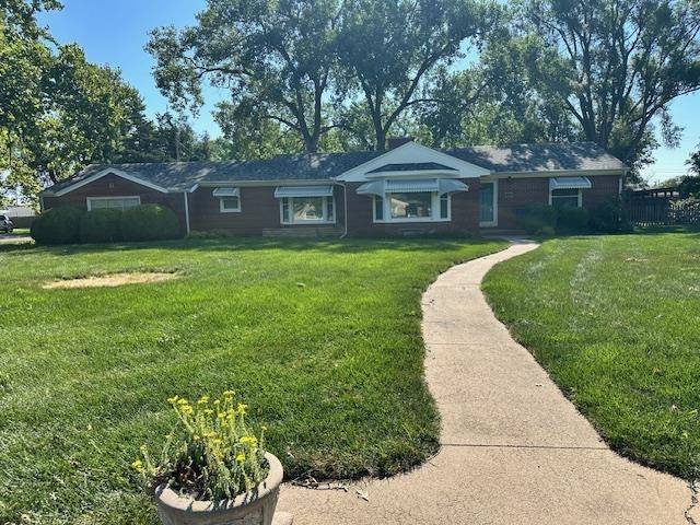 1200 Parkwood Lane, Newton, KS 67114