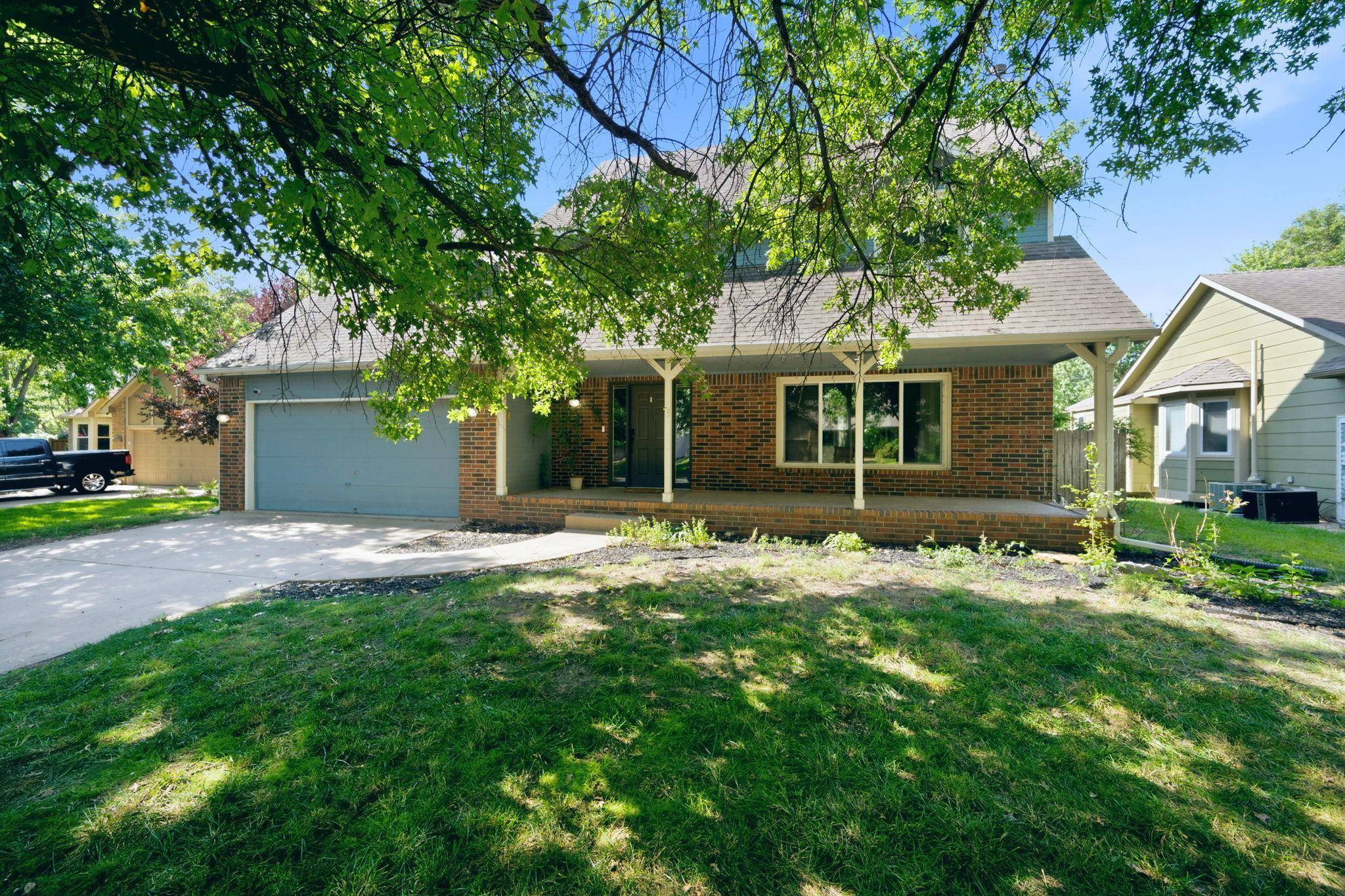 1324 N MANCHESTER CT, Wichita, KS 67212
