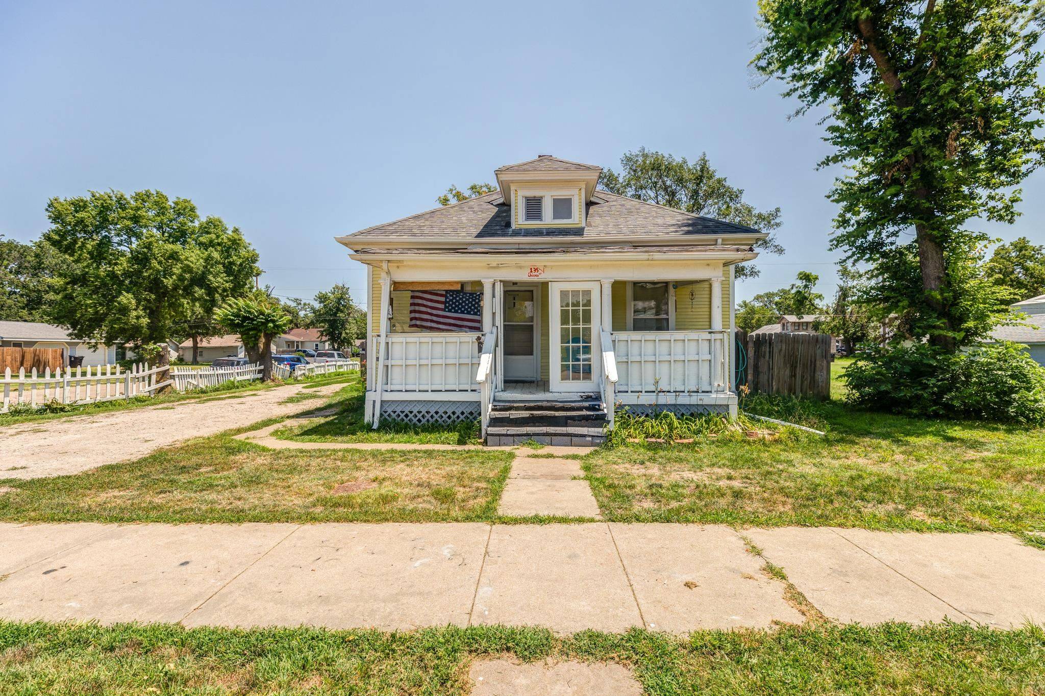 135 S Chicago St, Salina, KS 67401
