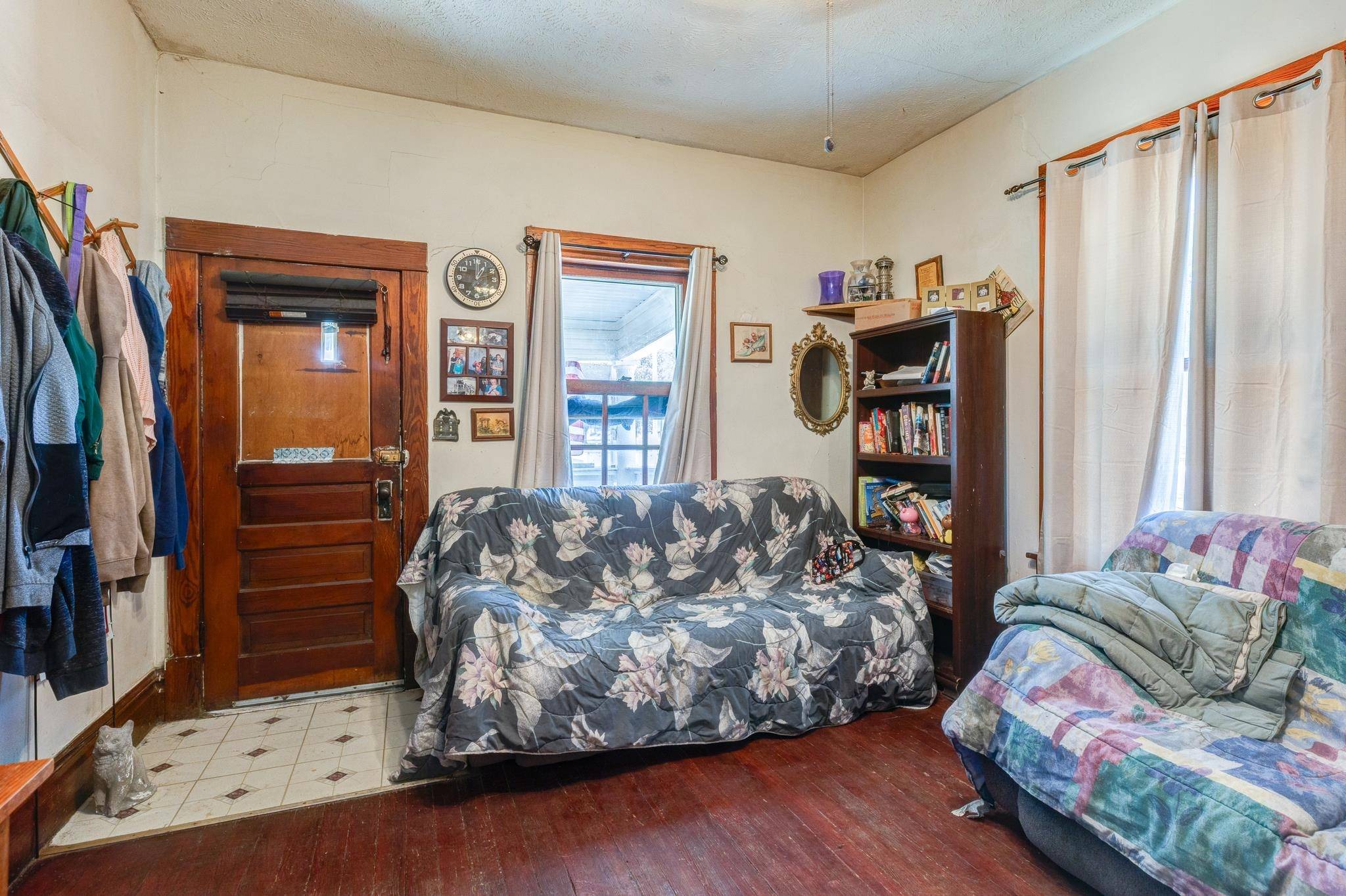 135 S Chicago St, Salina, KS 67401