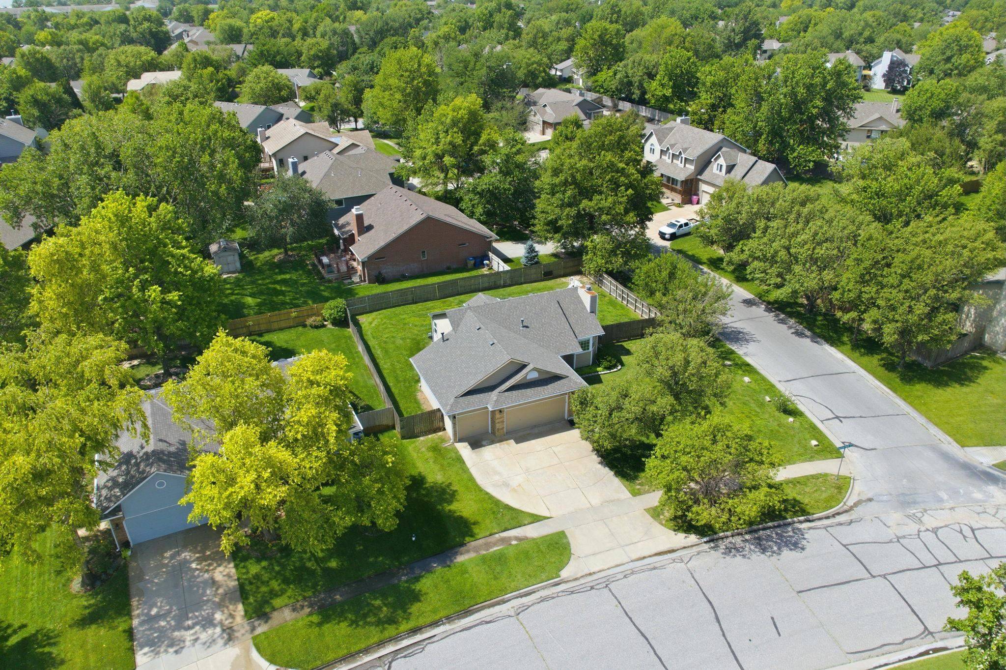 9213 W Central Park St, Wichita, KS 67205