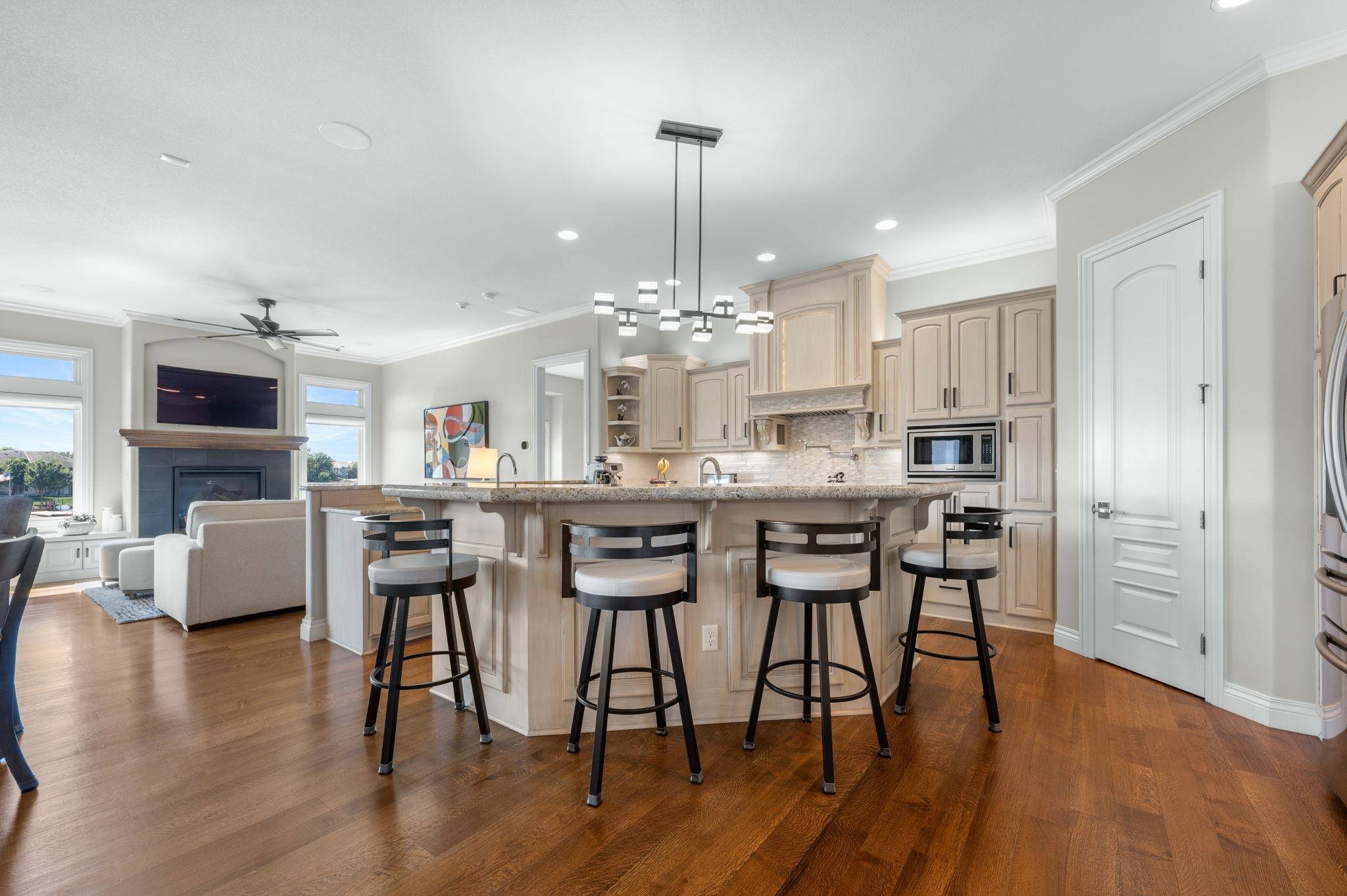 2901 W Crystal Beach St, Wichita, KS 67204