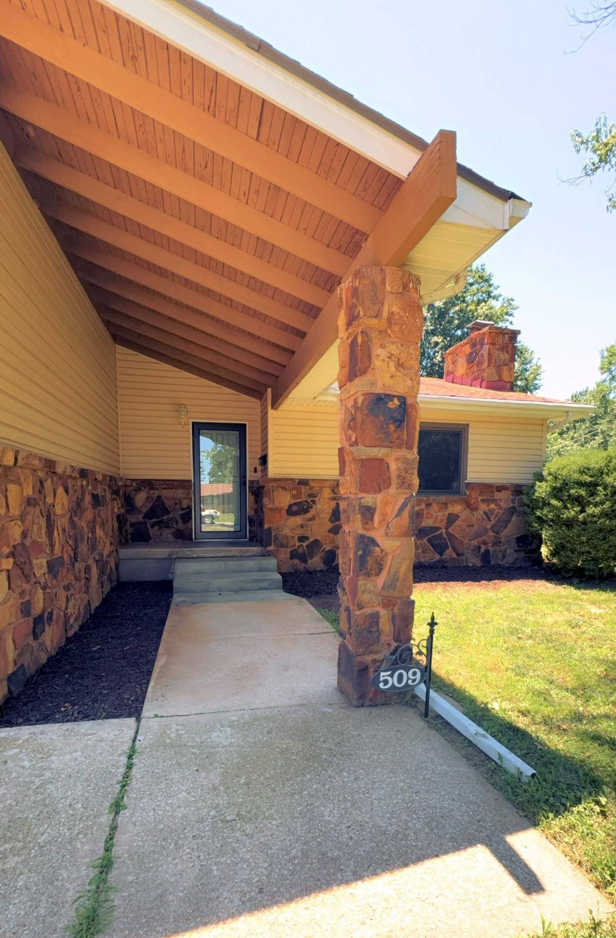 509 W 13th Ave, El Dorado, KS 67042