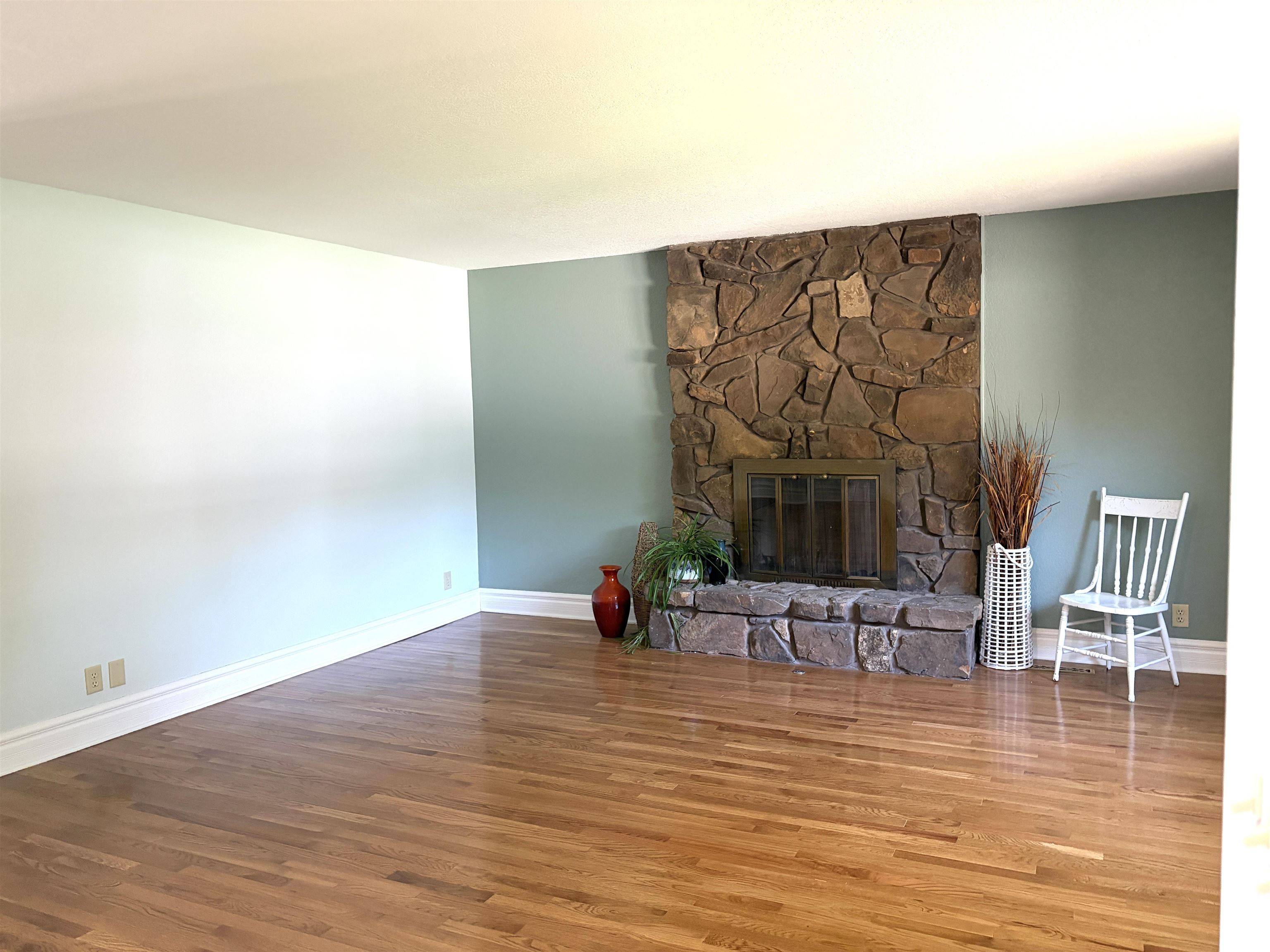 509 W 13th Ave, El Dorado, KS 67042