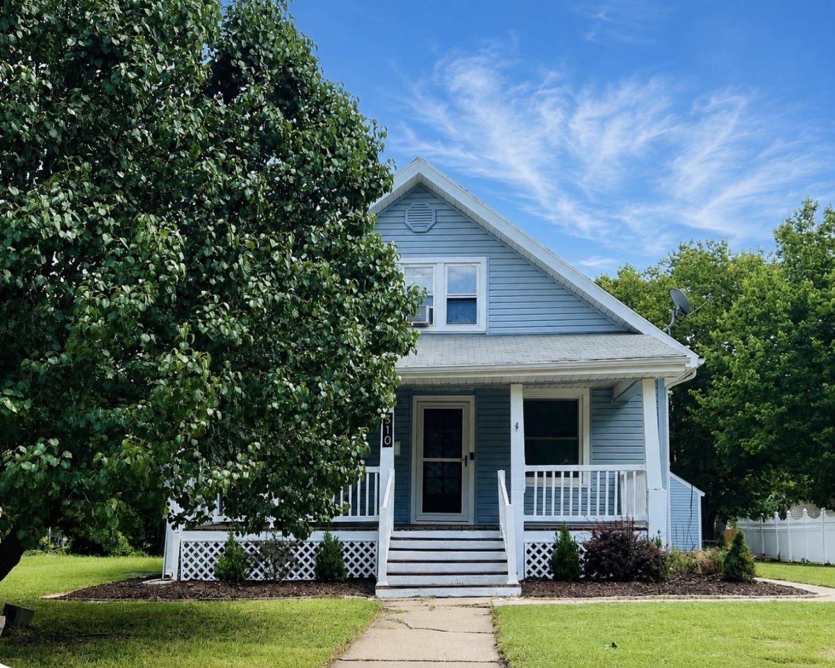 310 N Lincoln St, Marion, KS 66861