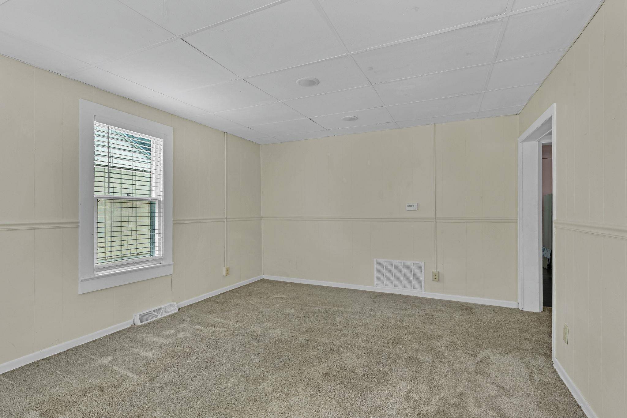 417 W 11th Ave, Winfield, KS 67156-3513