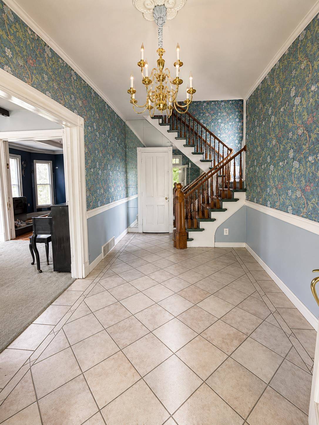1121 N Bitting Ave, Wichita, KS 67203-3524