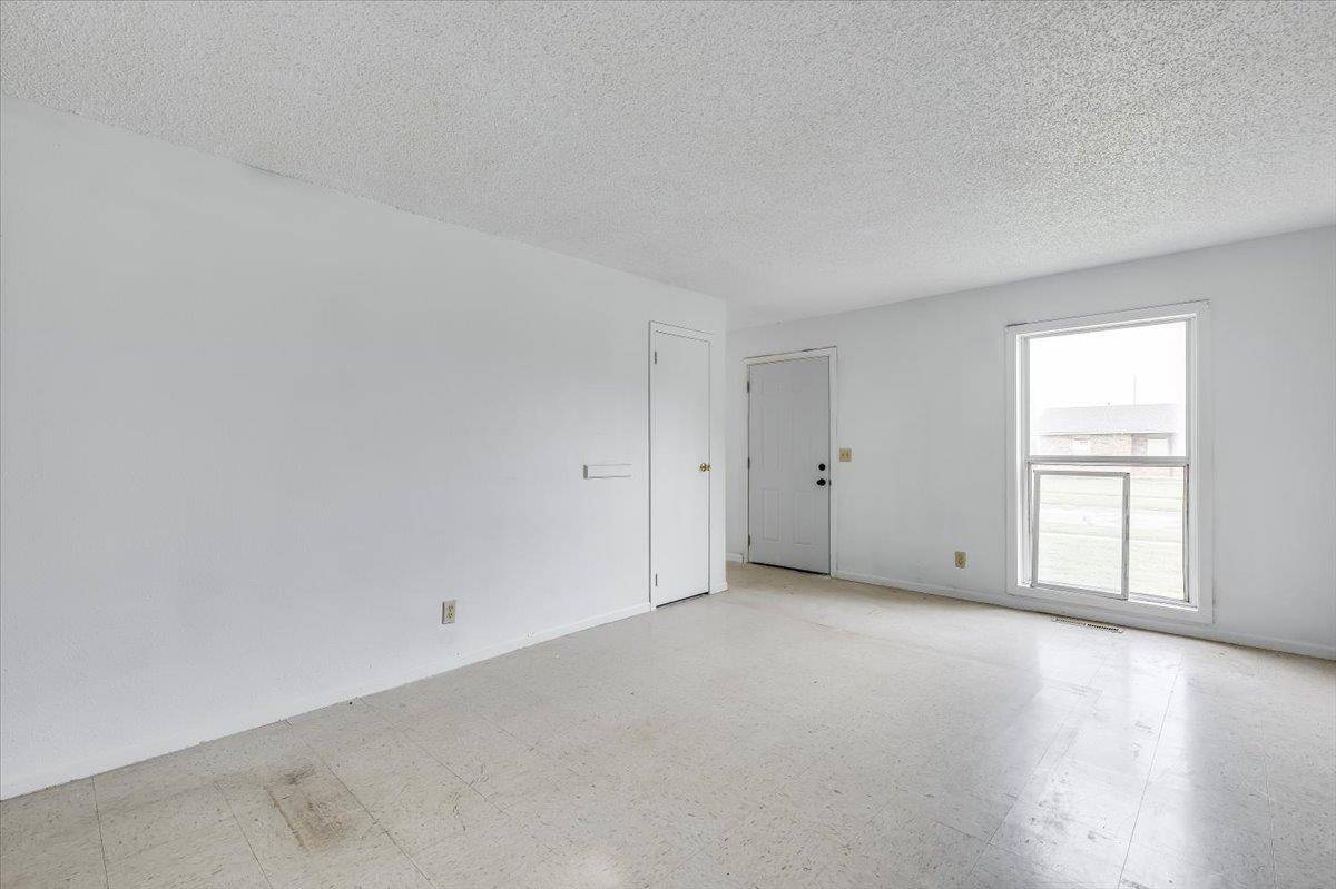 7037 W Frazier, Wichita, KS 67212