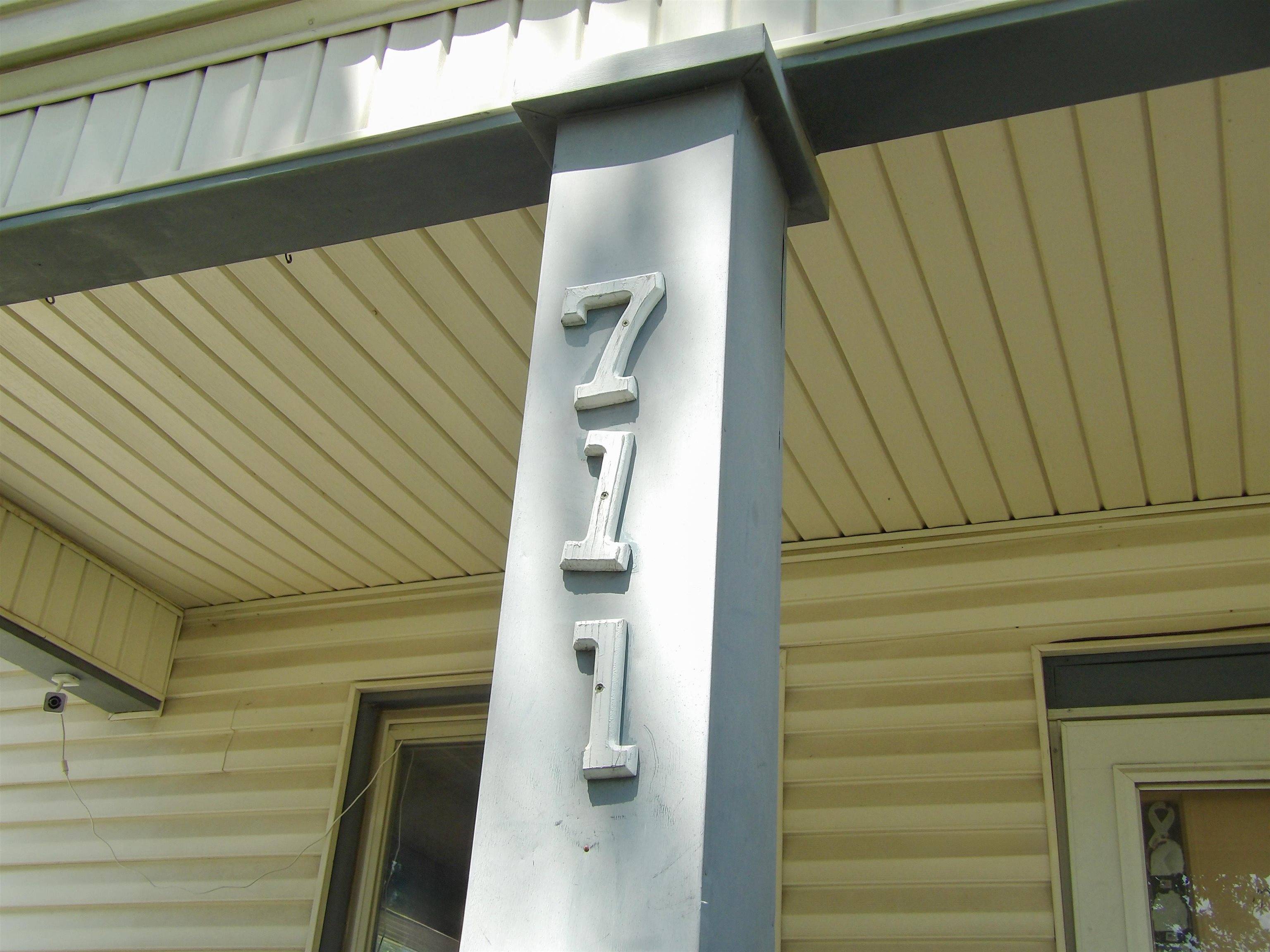 711 S Summit, Arkansas City, KS 67005-6354