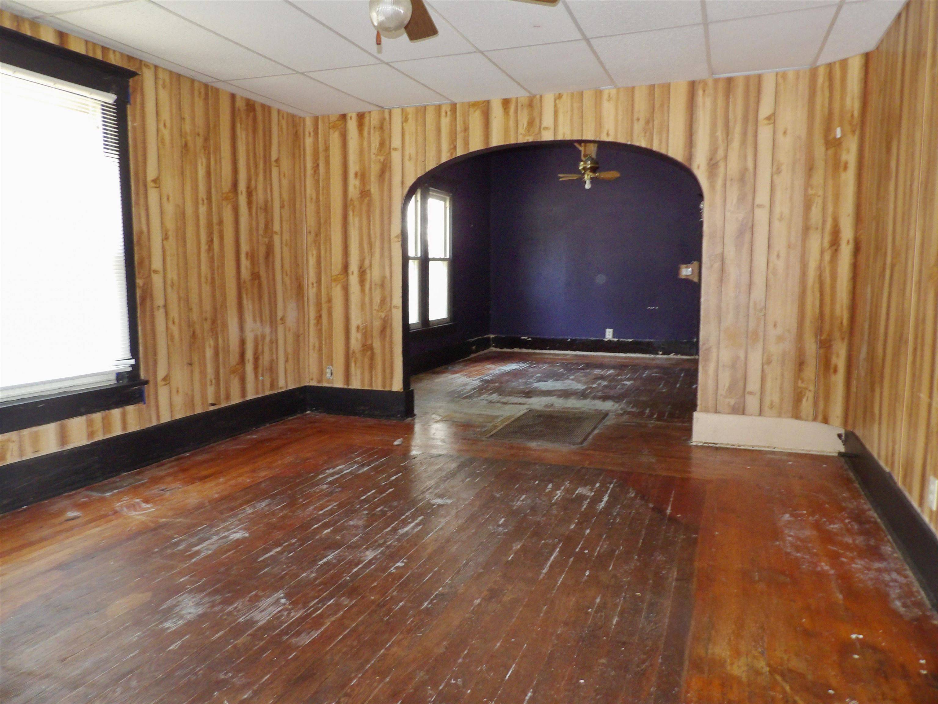 711 S Summit, Arkansas City, KS 67005-6354