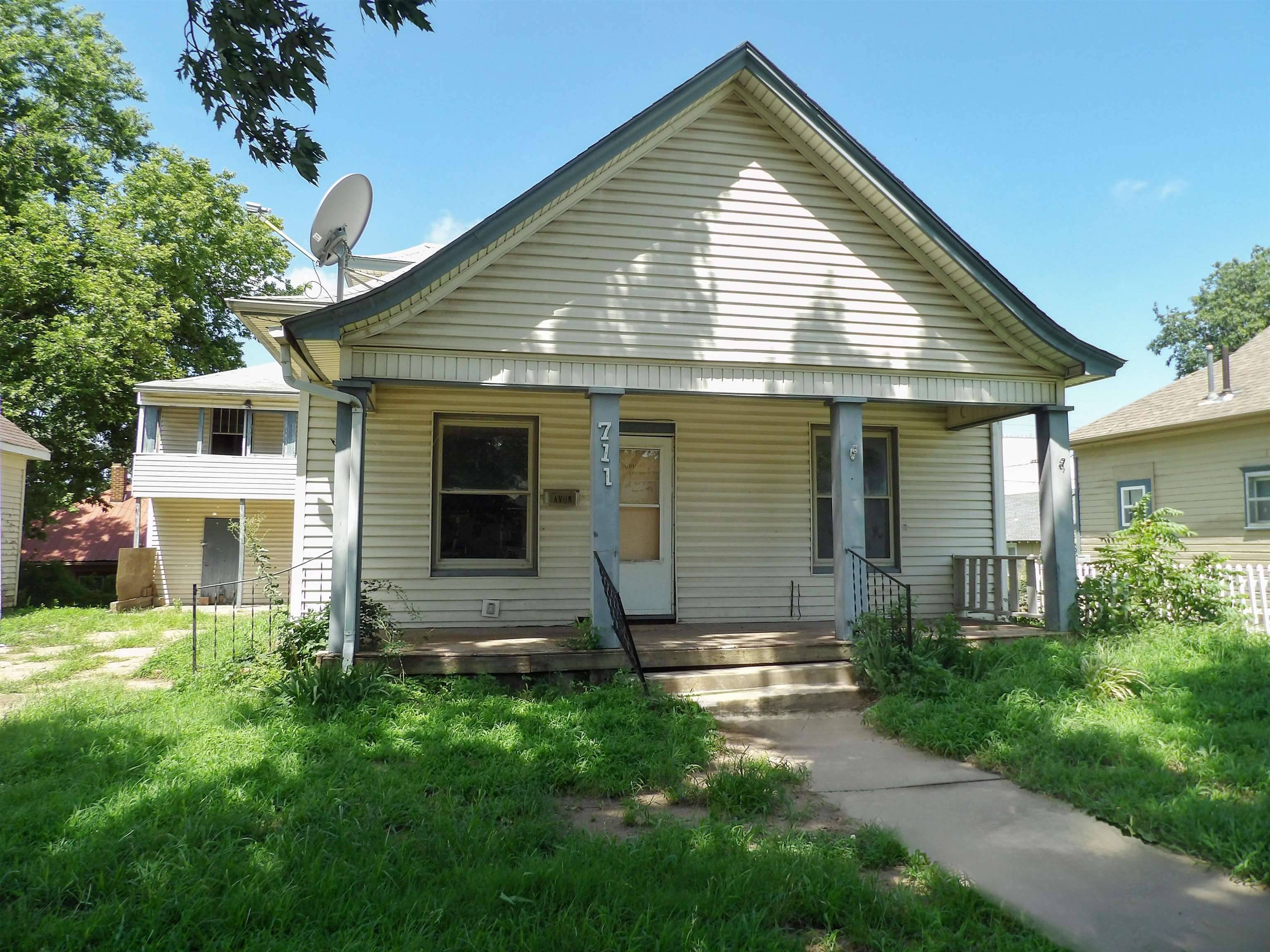 711 S Summit, Arkansas City, KS 67005-6354